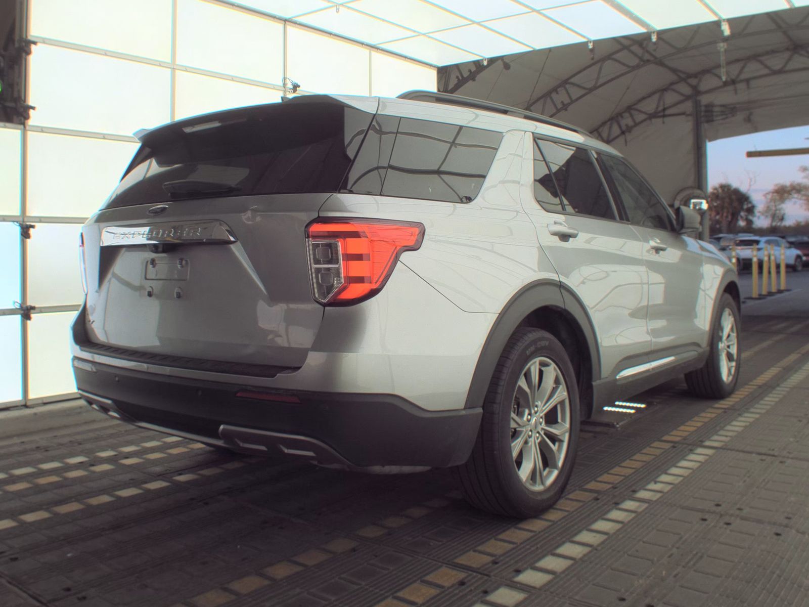 FORD EXPLORER - 6