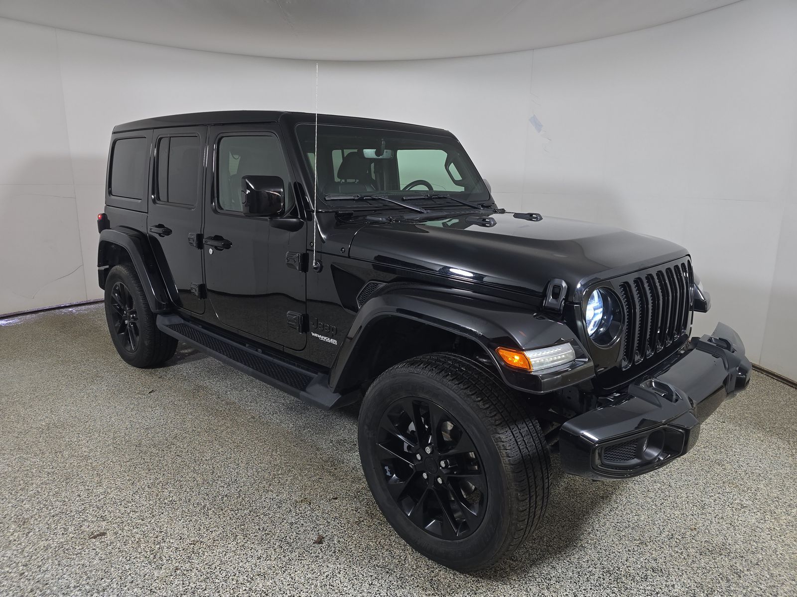 JEEP UNLIMITED HIGH ALTITUDE - 4