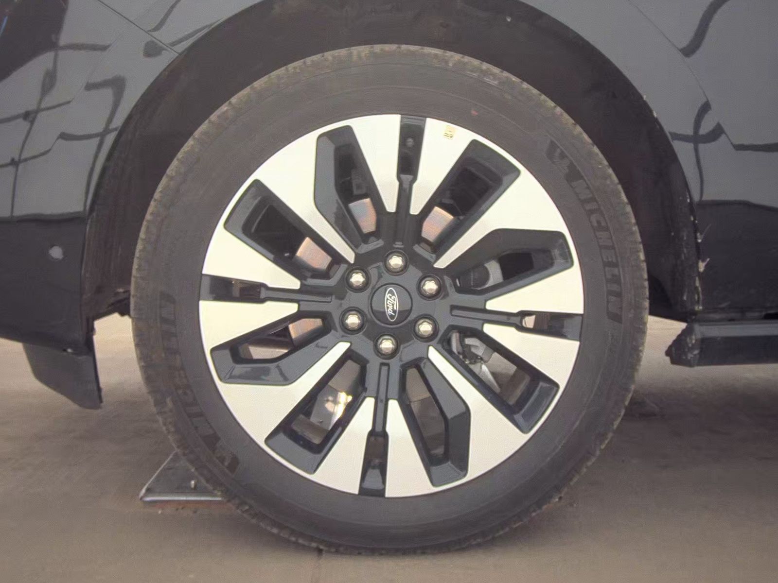 FORD EXPEDITION - 10