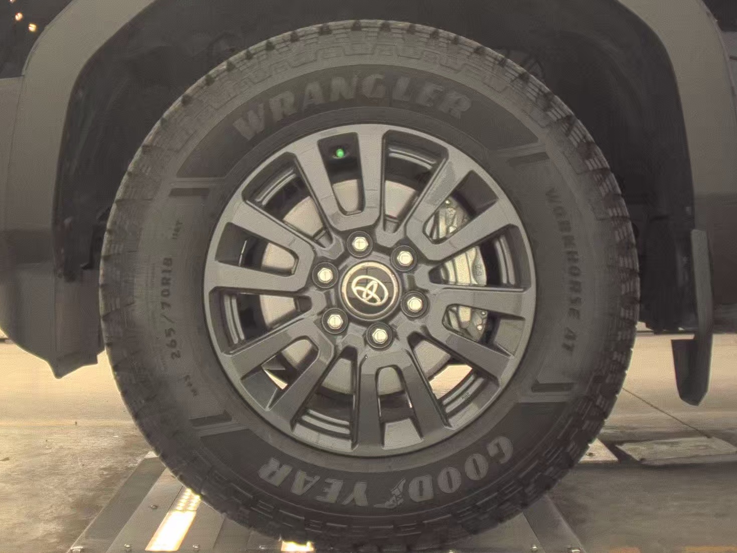 TOYOTA LAND CRUISER - 10