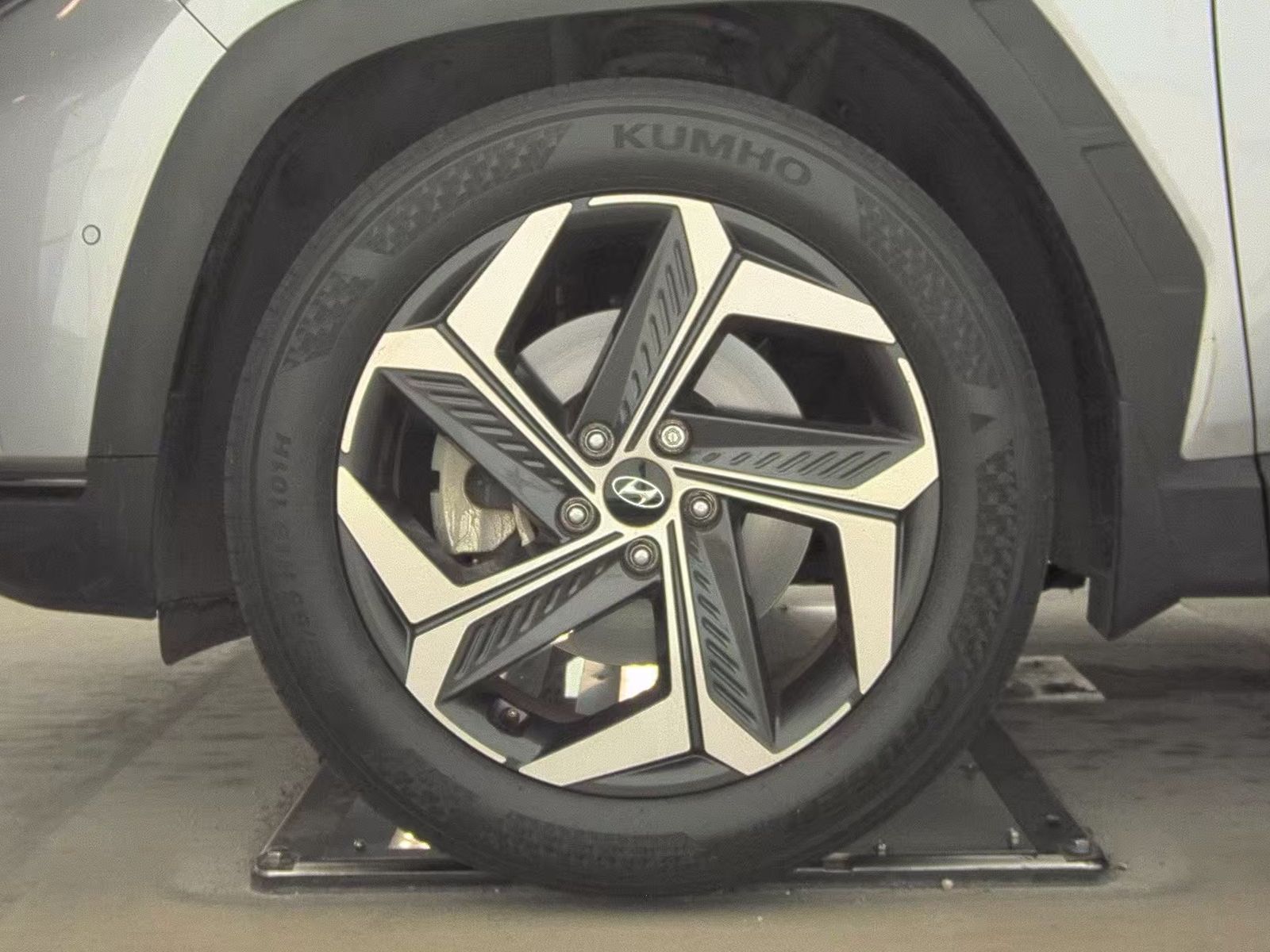 HYUNDAI LIMITED - 10