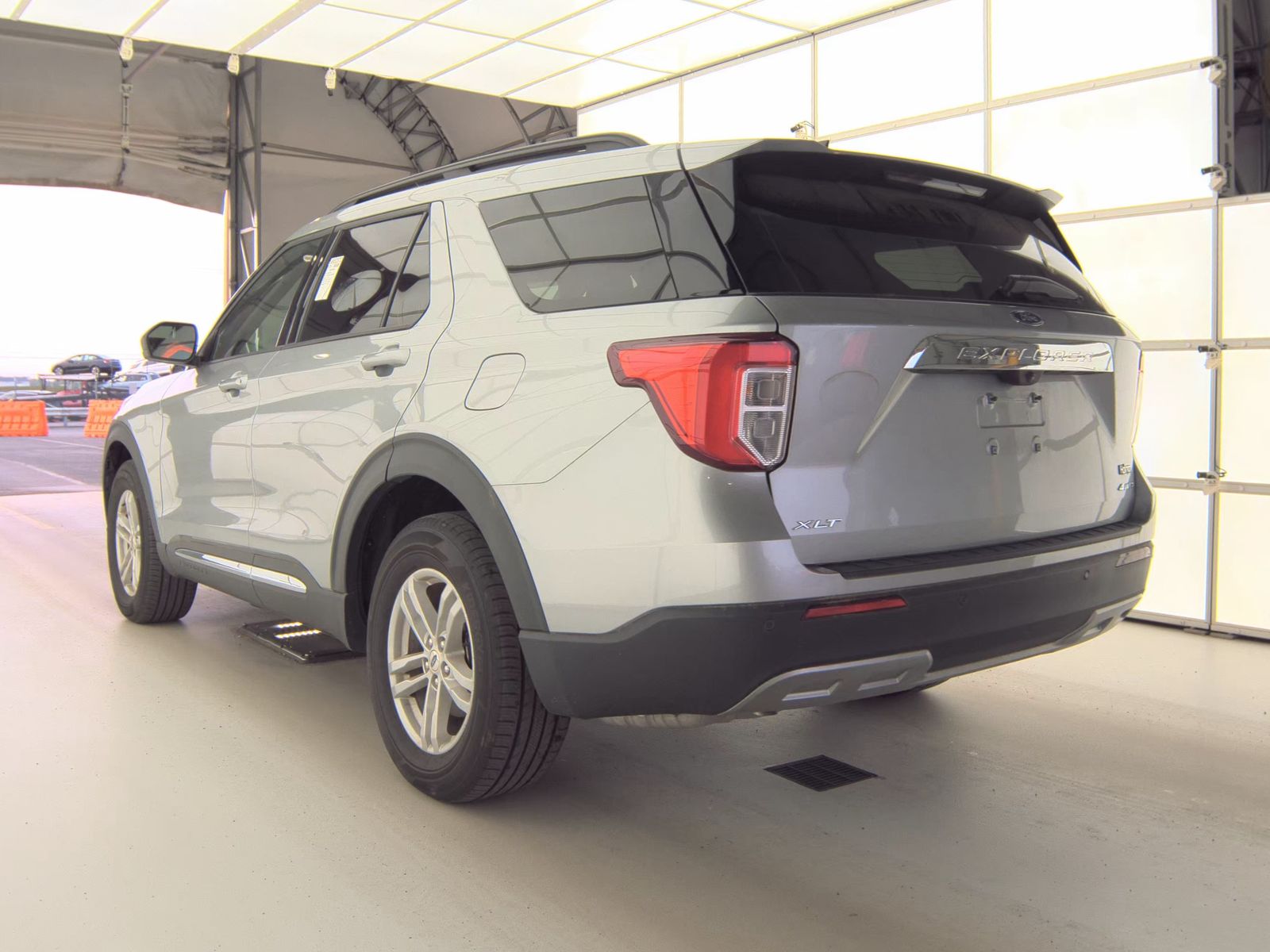 FORD EXPLORER - 9