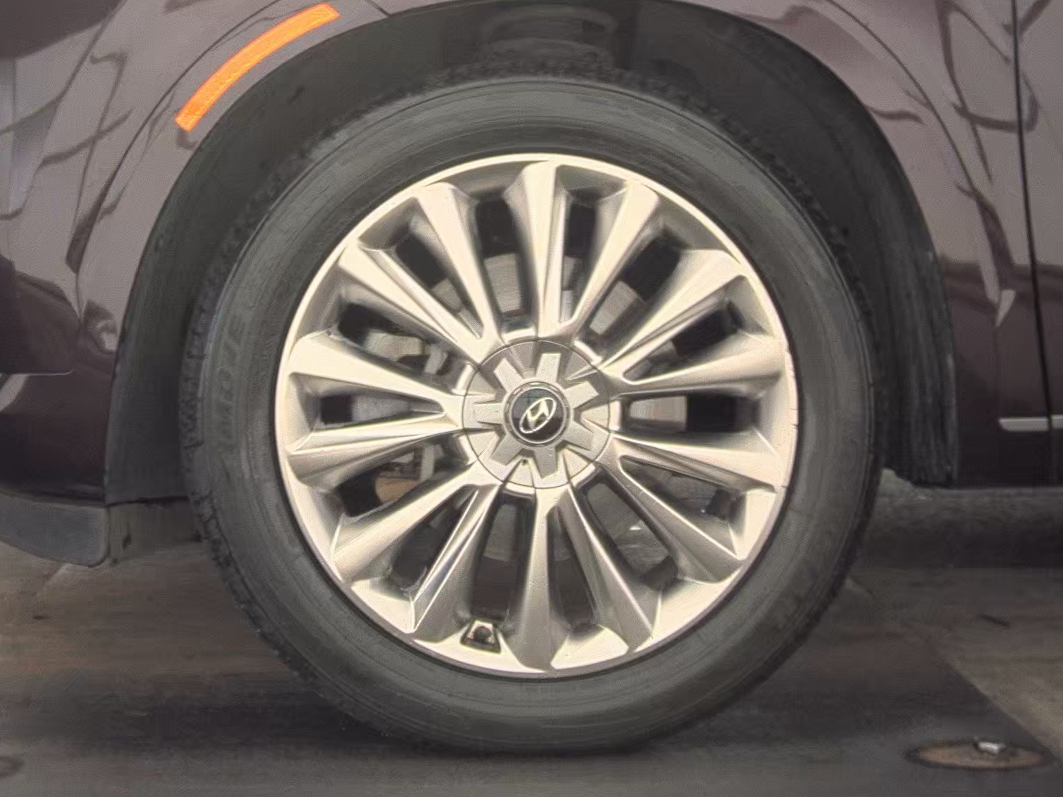 HYUNDAI LIMITED - 10