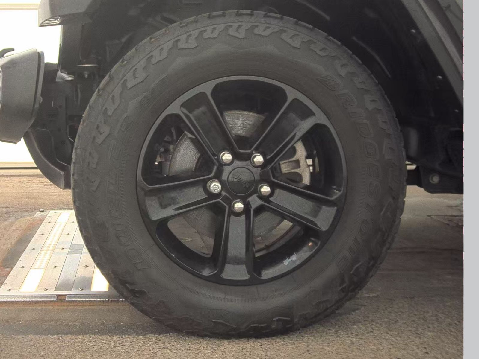 JEEP SAHARA ALT - 10