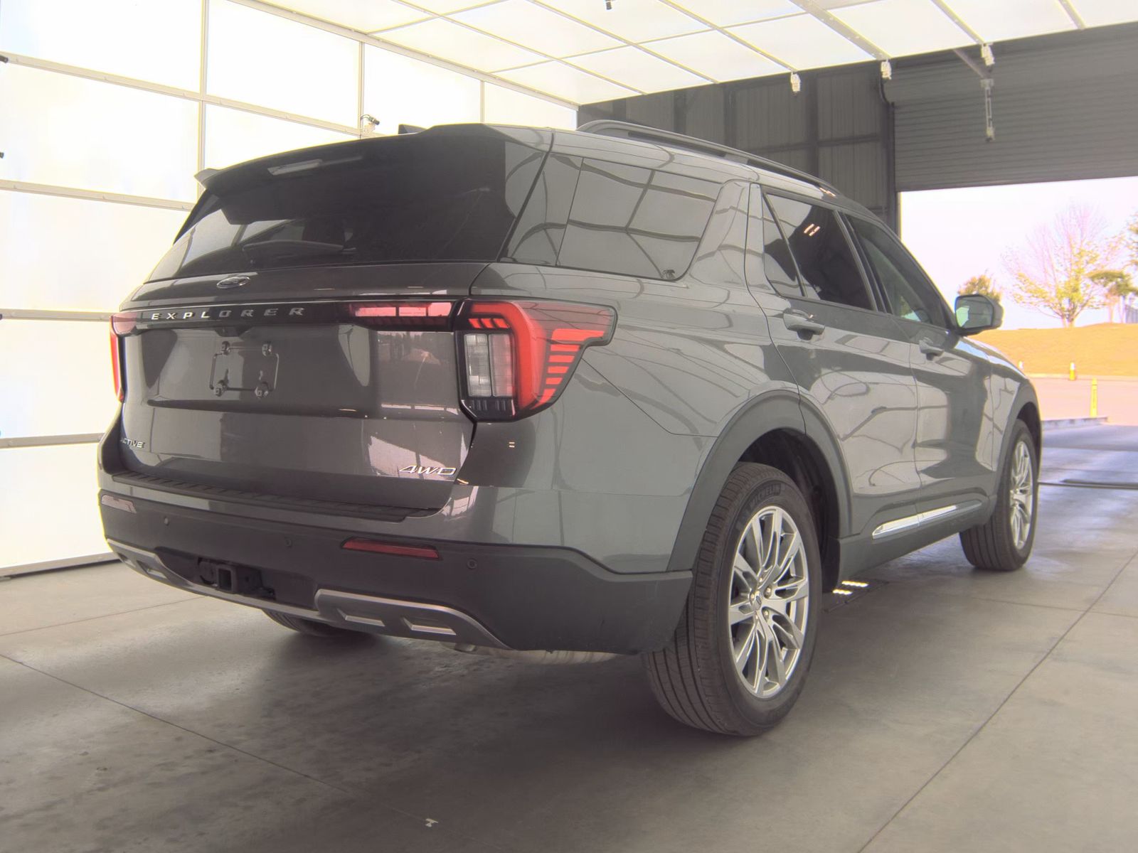 FORD EXPLORER - 6