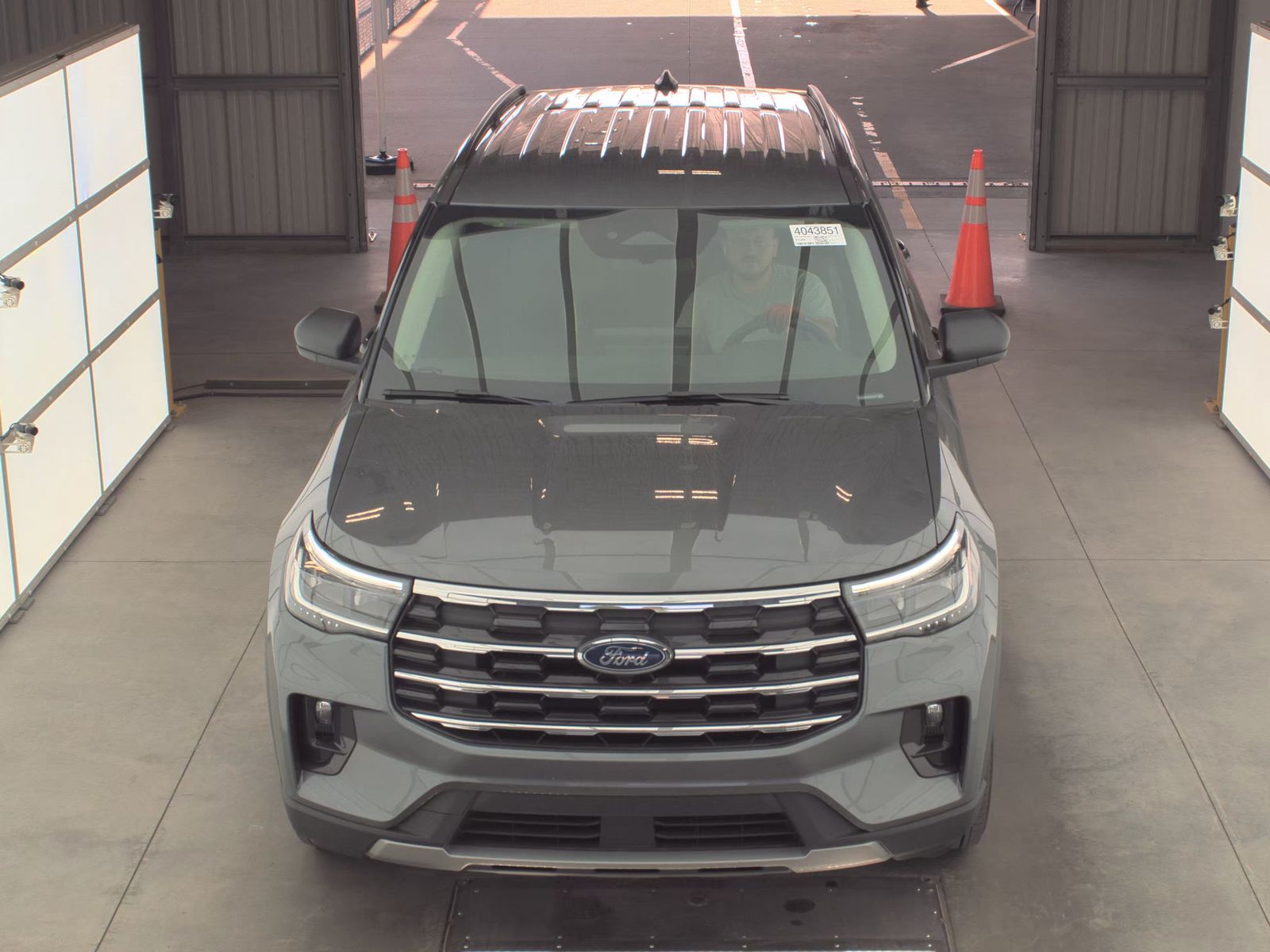 FORD EXPLORER - 3