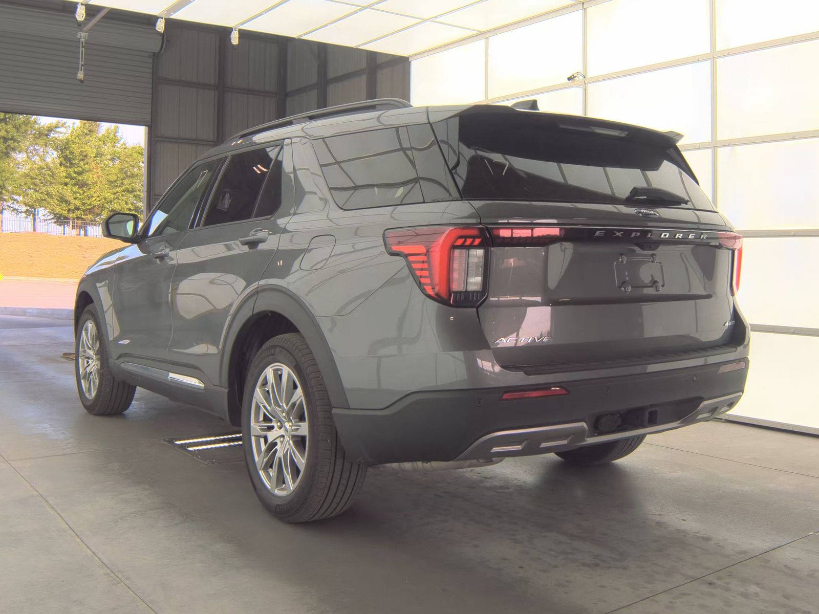 FORD EXPLORER - 9