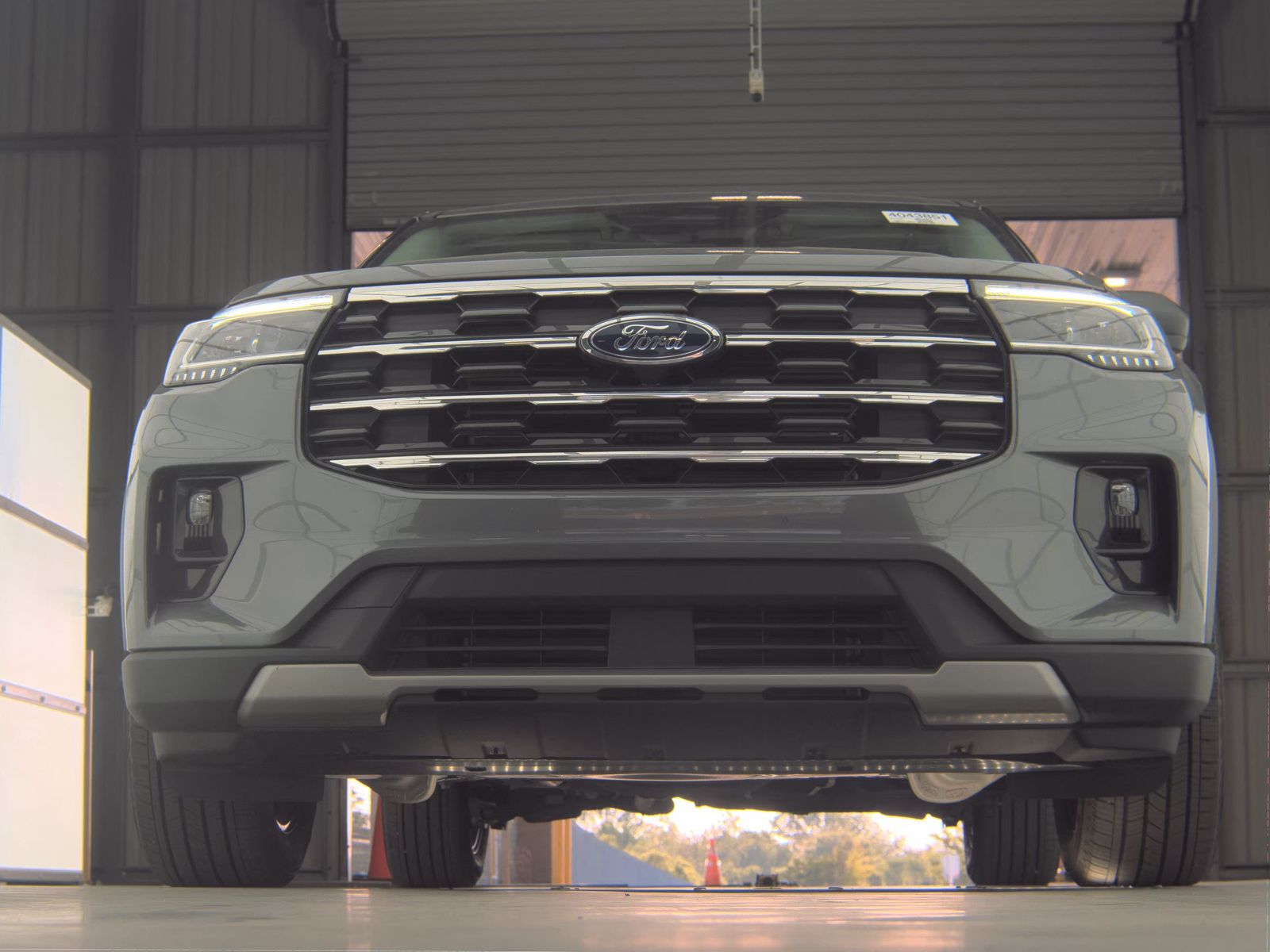 FORD EXPLORER - 4