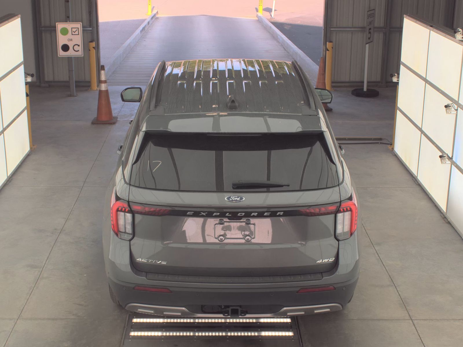 FORD EXPLORER - 7