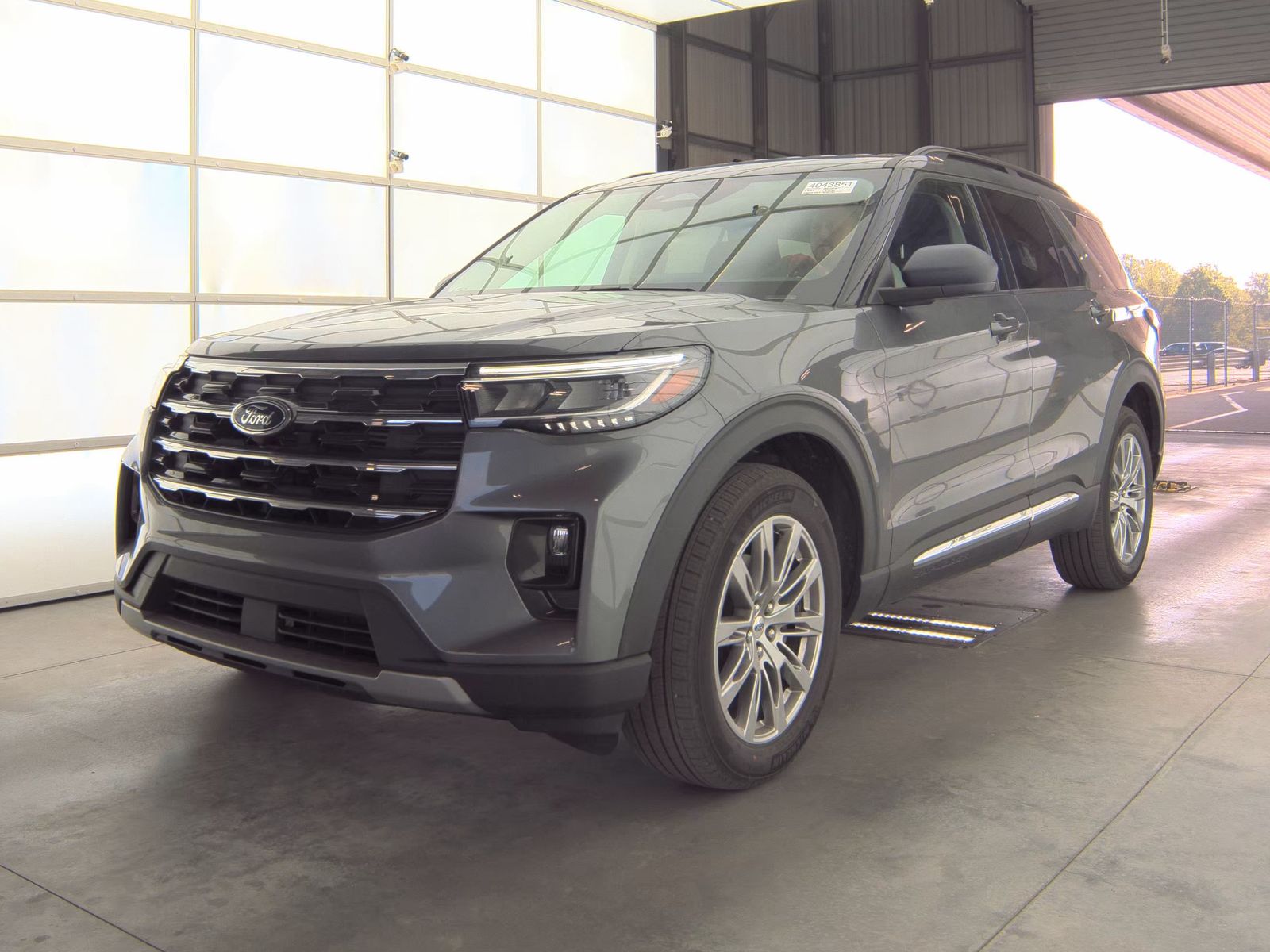FORD EXPLORER - 1