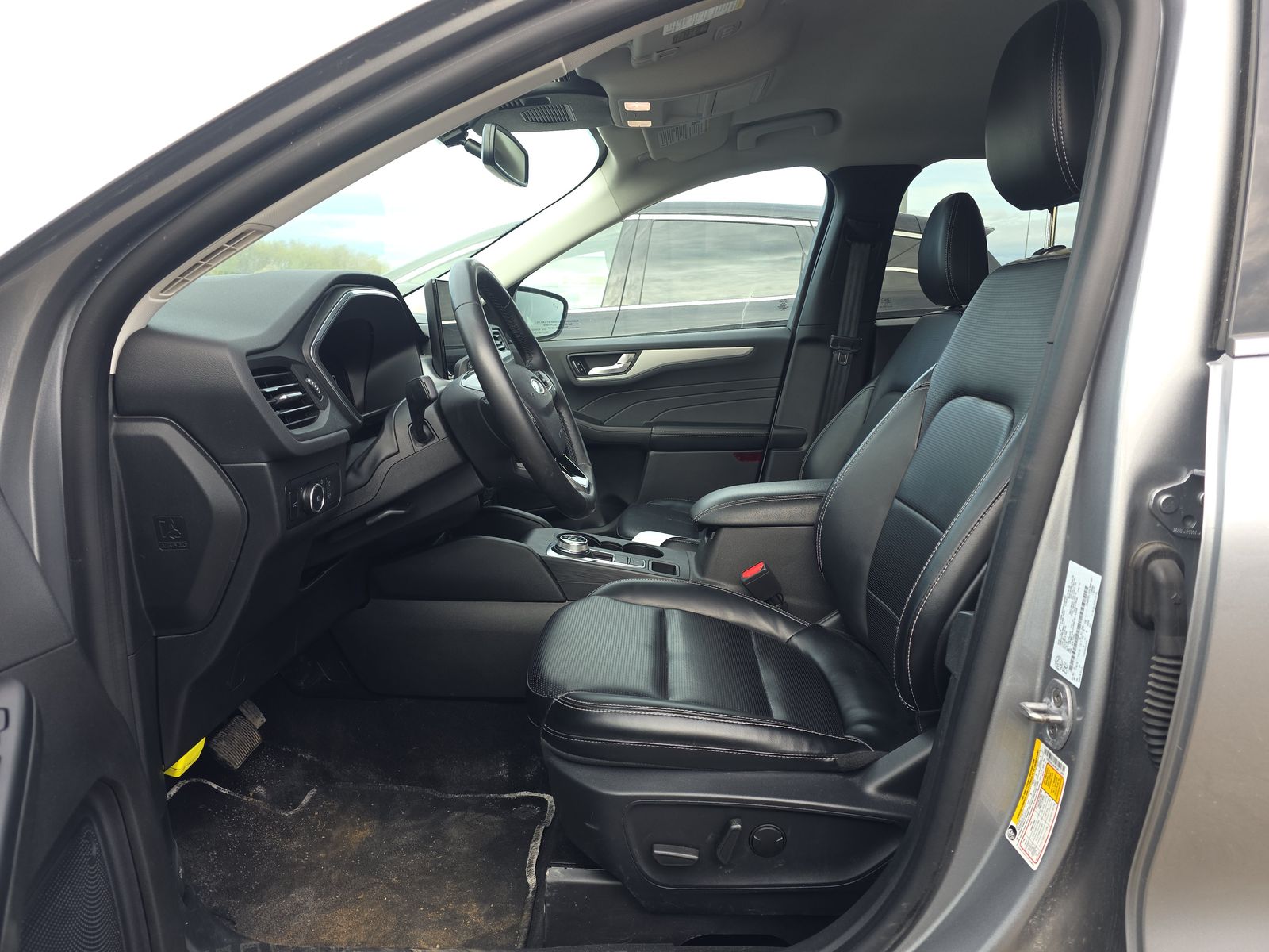FORD ESCAPE - 8