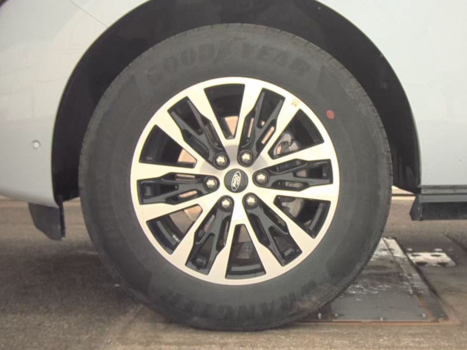 FORD EXPEDITION - 10
