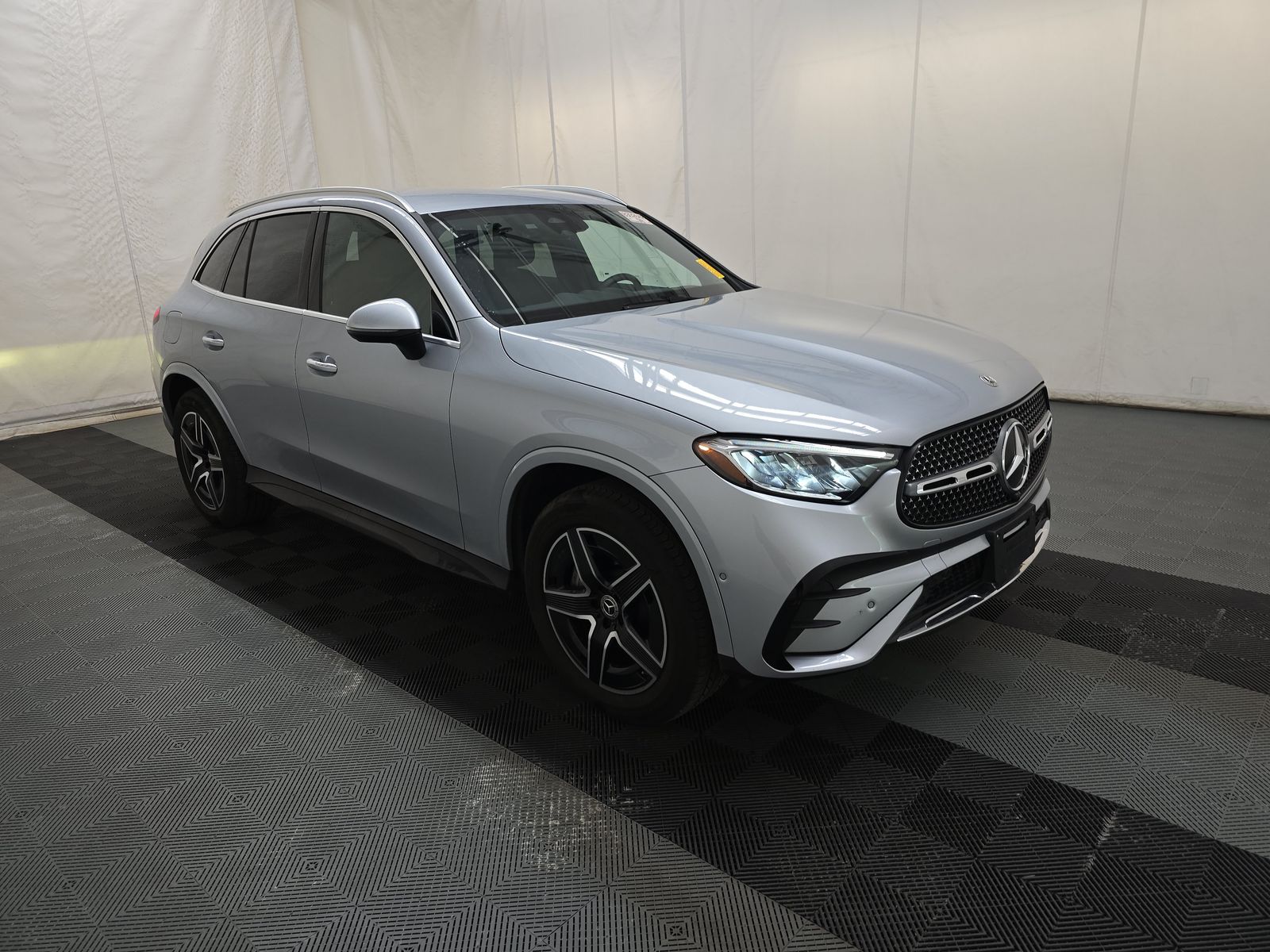 MERCEDES-BENZ GLC - 4
