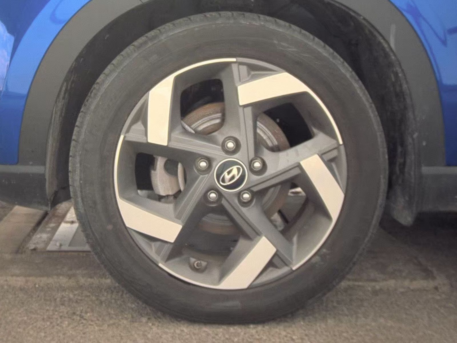 HYUNDAI LIMITED - 10