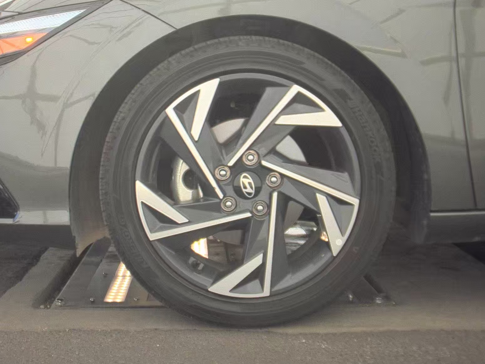 HYUNDAI LIMITED - 10