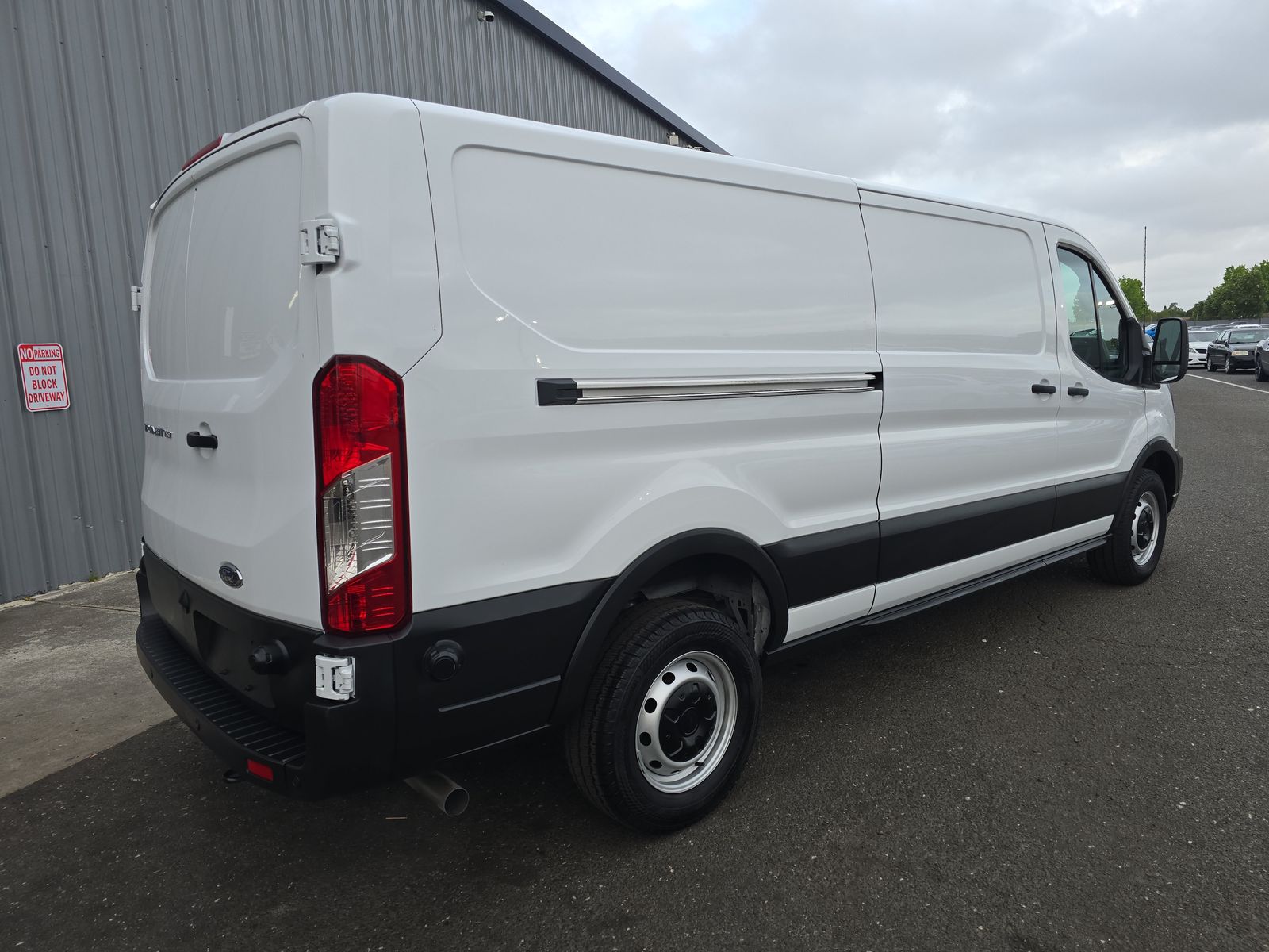 FORD TRANSIT 150 - 5