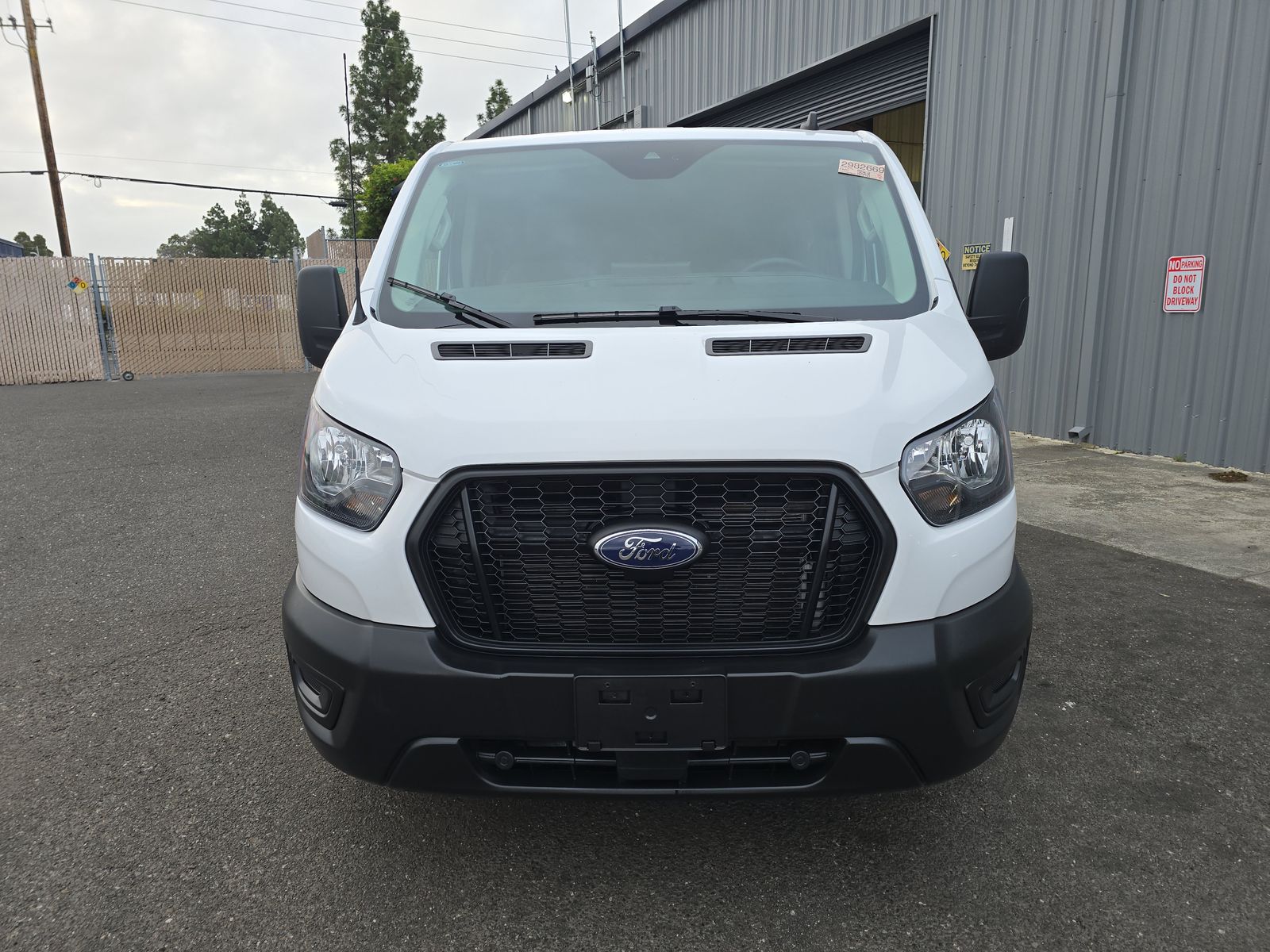 FORD TRANSIT 150 - 3
