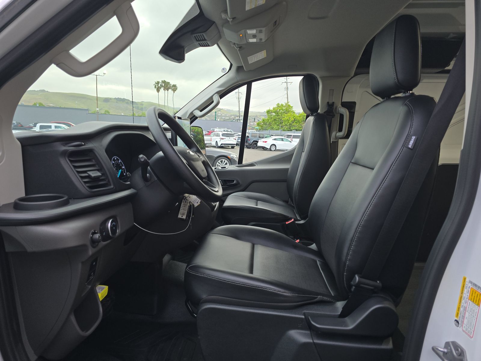 FORD TRANSIT 150 - 8
