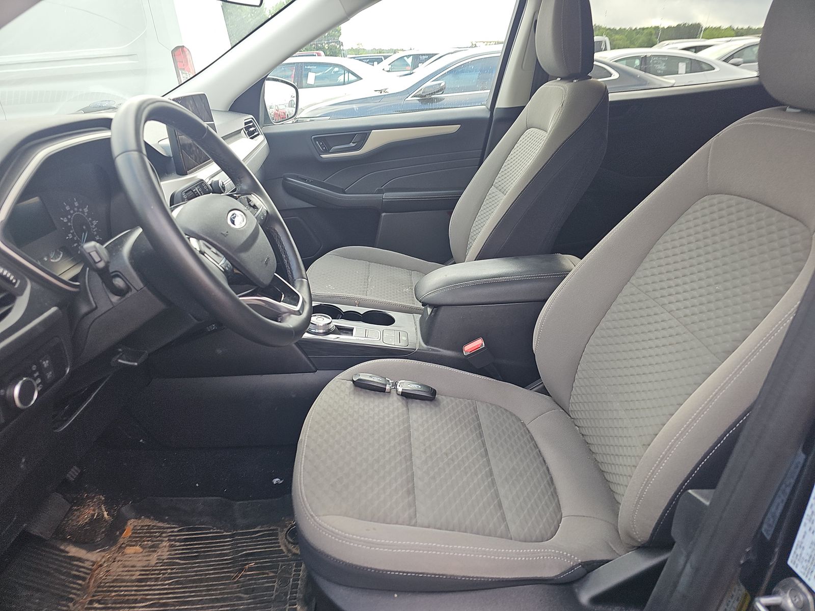 FORD ESCAPE - 8