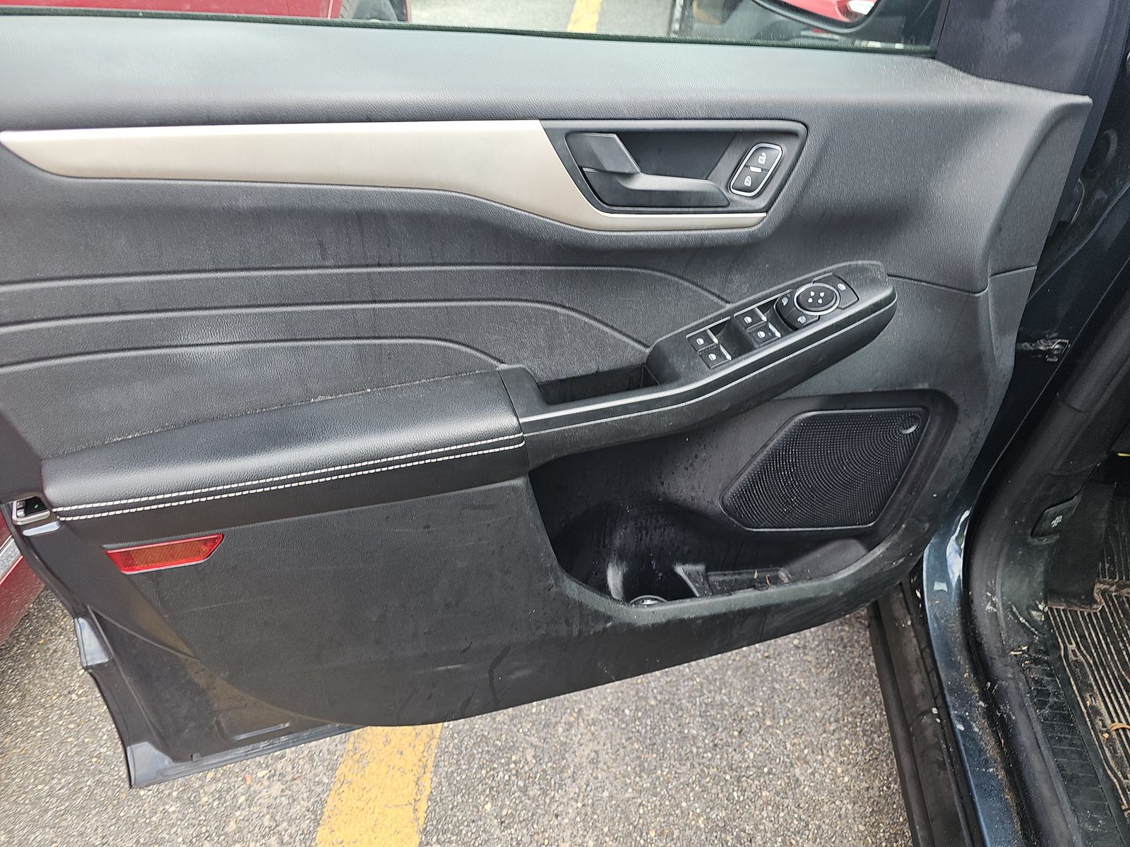 FORD ESCAPE - 10