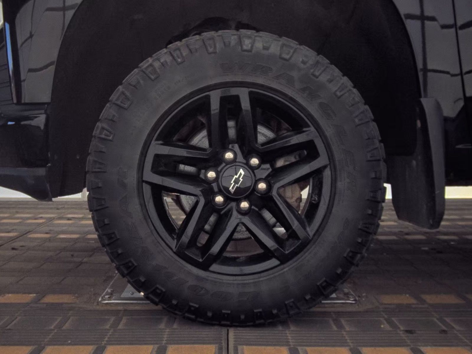 CHEVROLET SILVERADO - 10