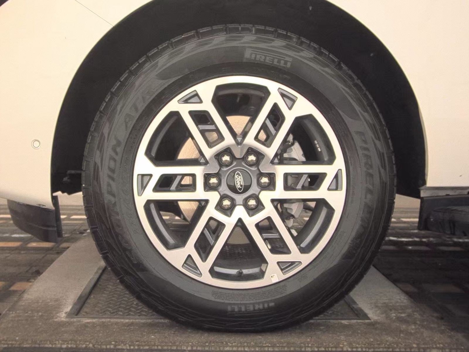 FORD EXPEDITION - 10