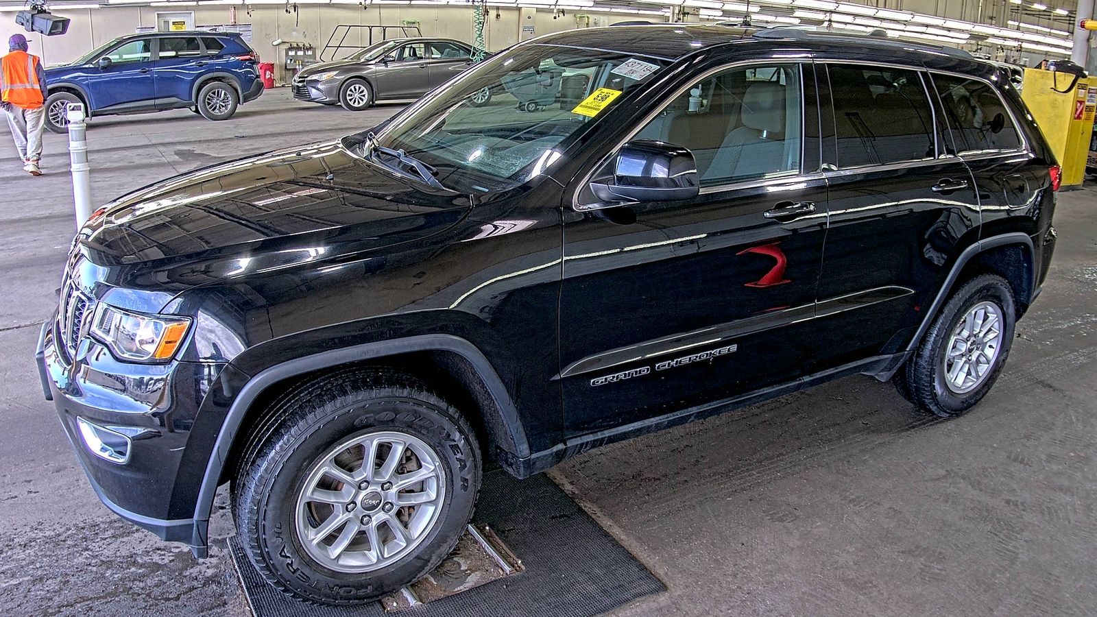 JEEP LAREDO E - 1
