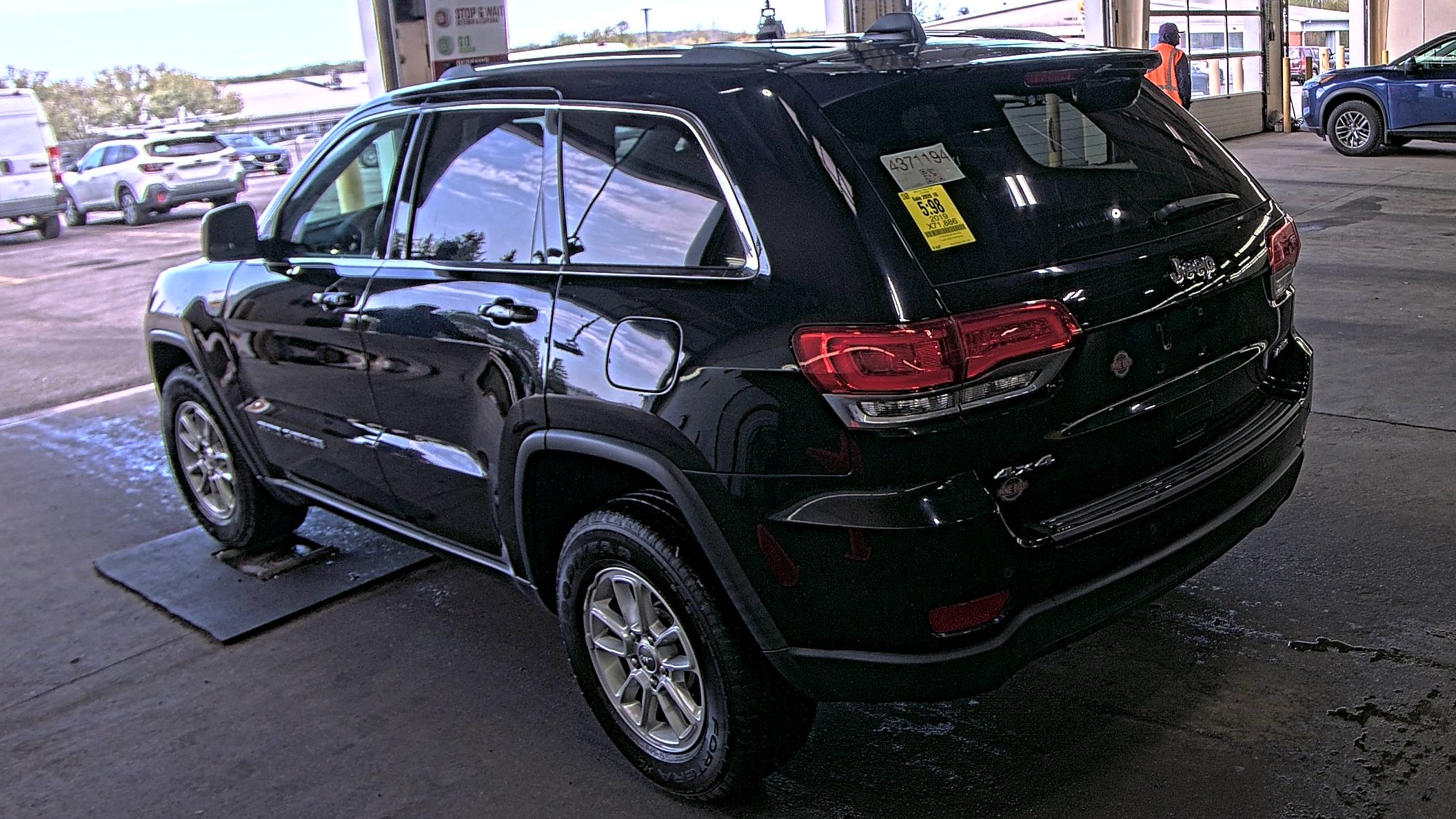 JEEP LAREDO E - 7