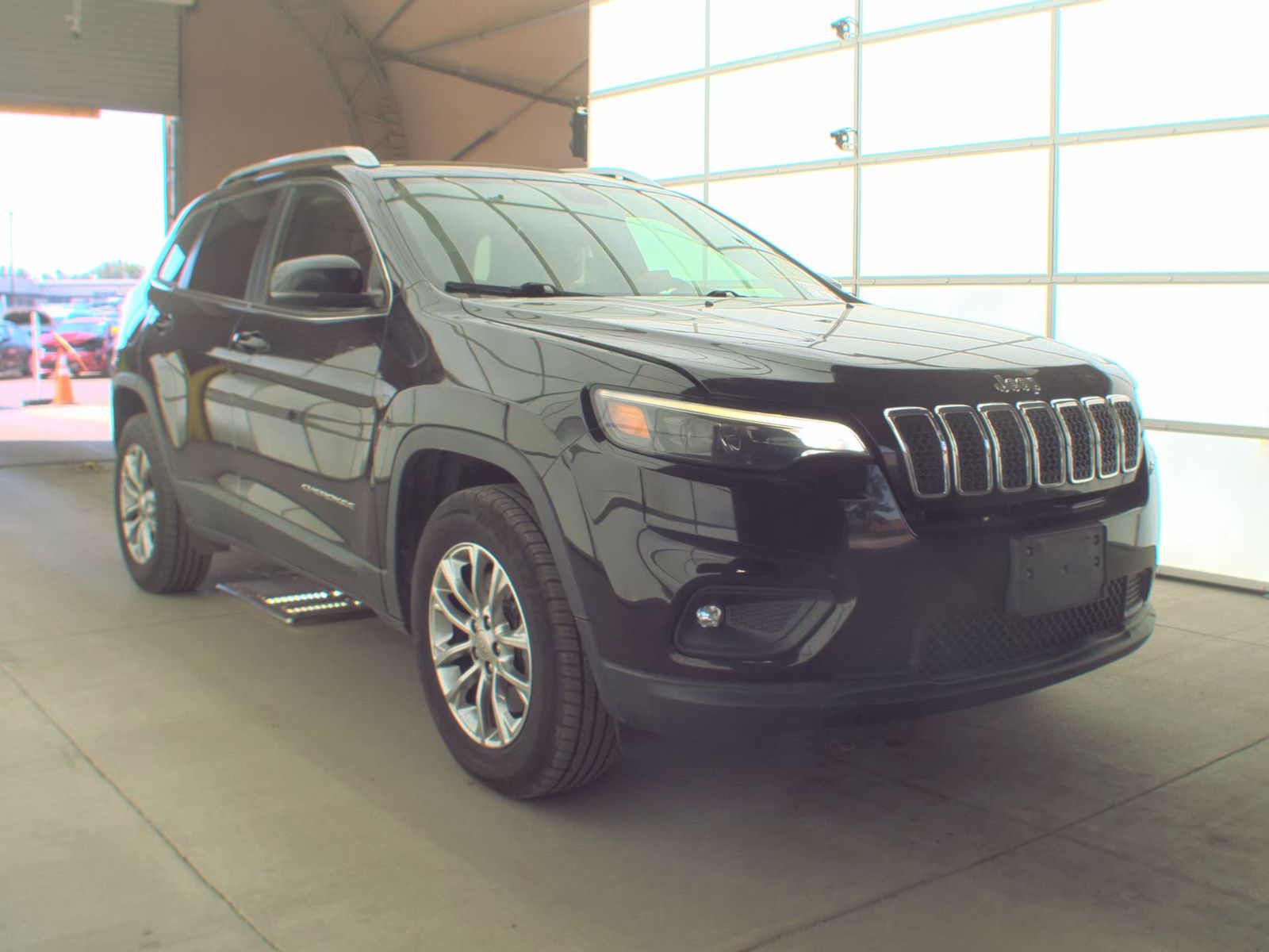 JEEP LATITUDE + - 5