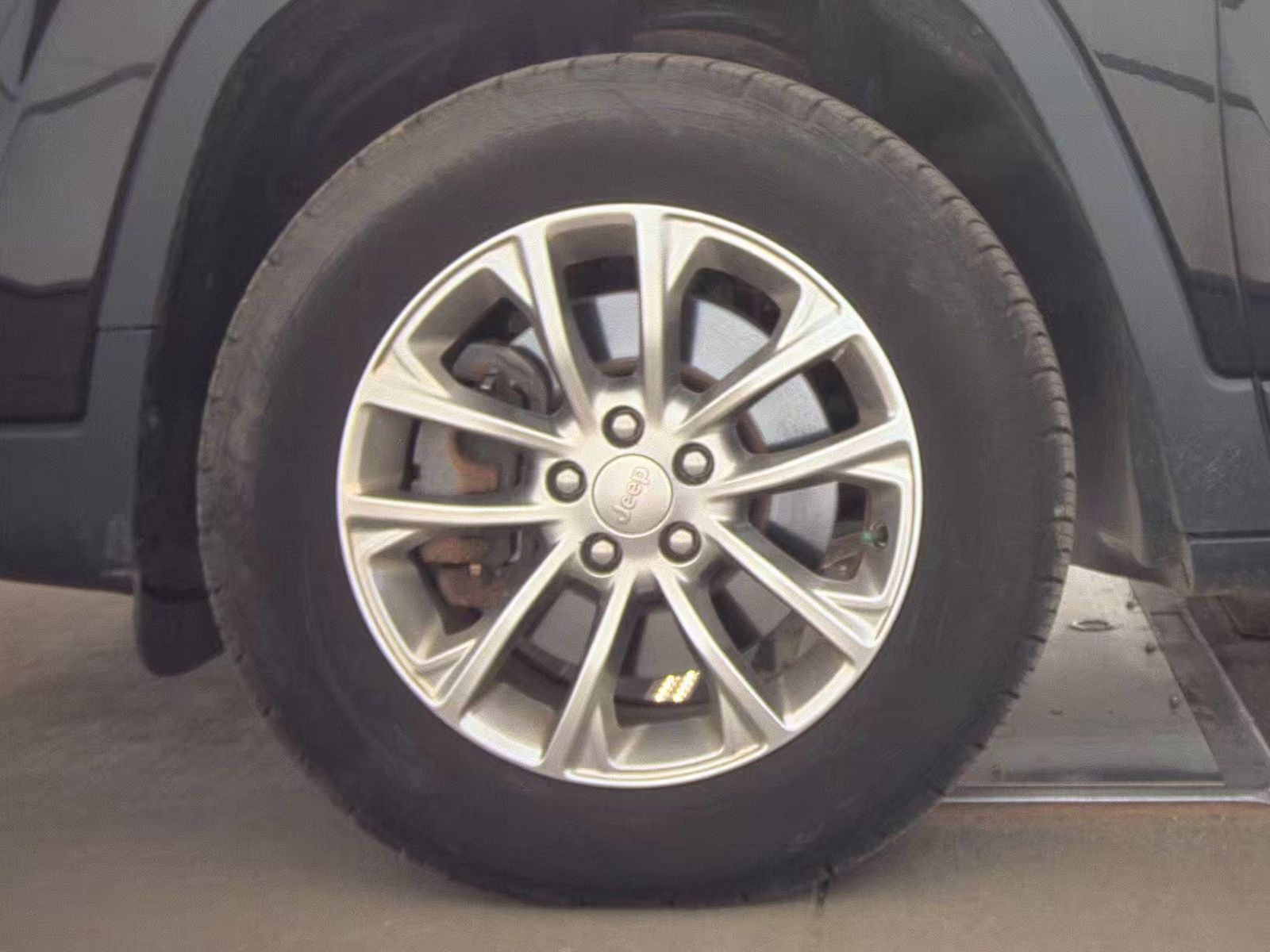 JEEP LATITUDE + - 10