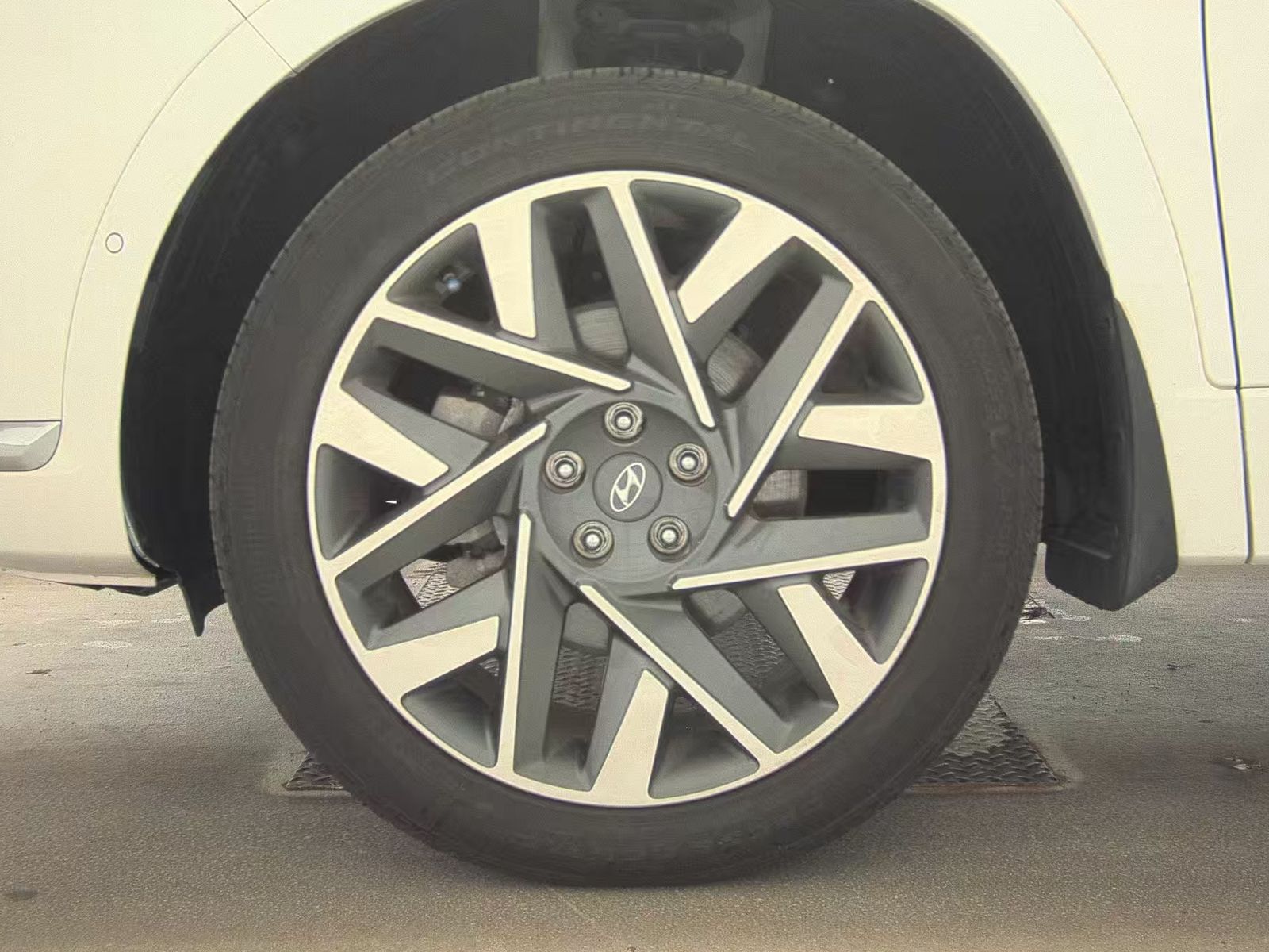 HYUNDAI CALLIGRAPH - 10