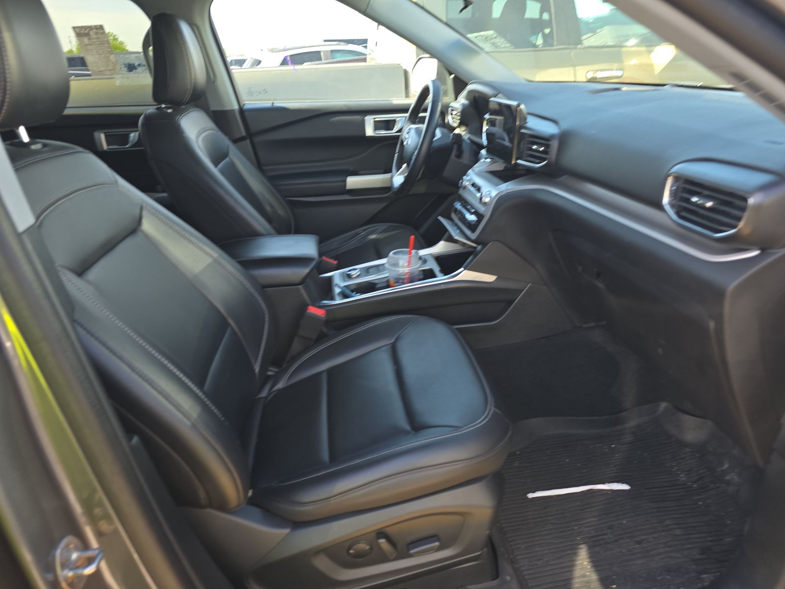 FORD EXPLORER - 9