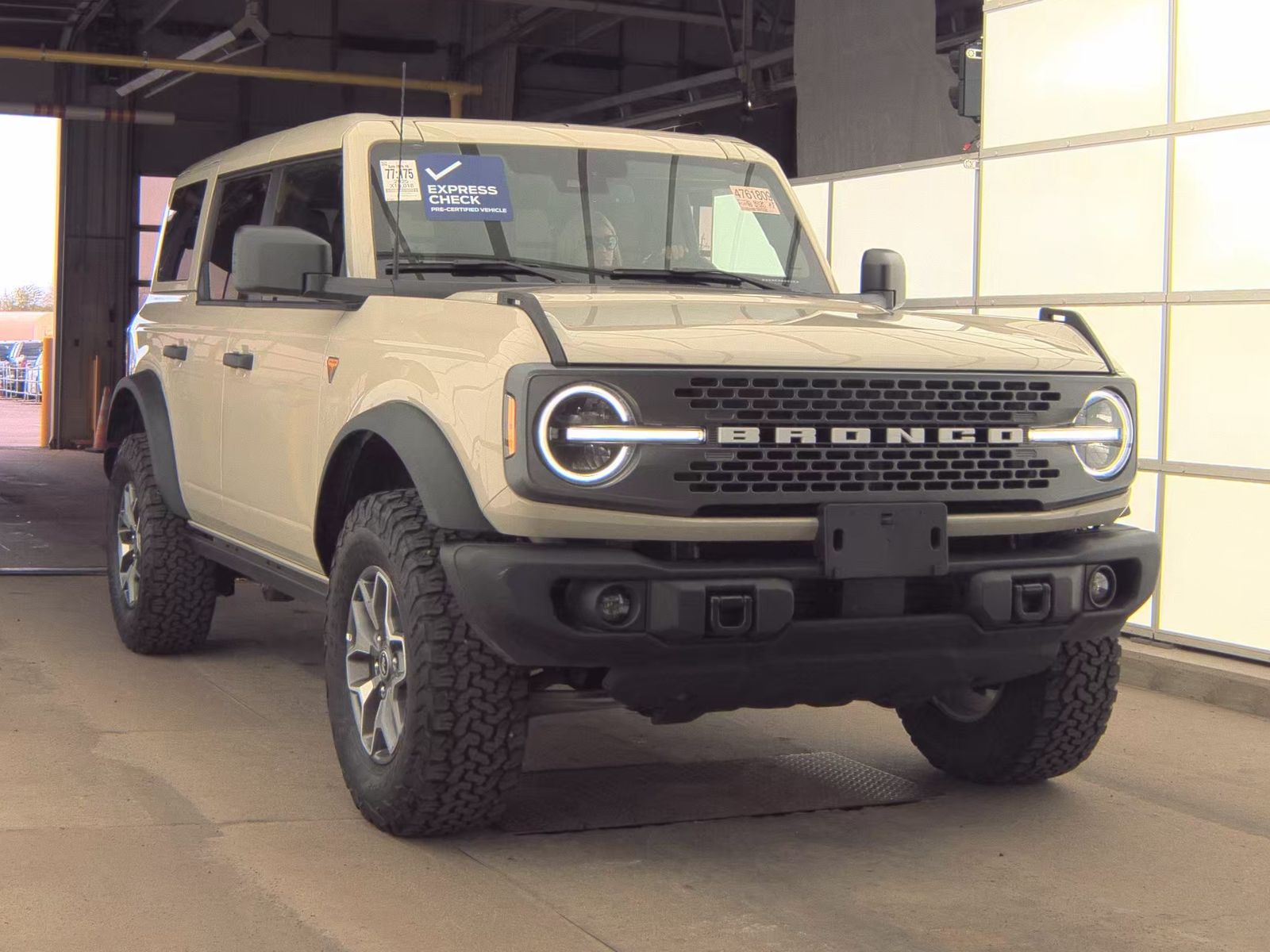 FORD BRONCO - 5