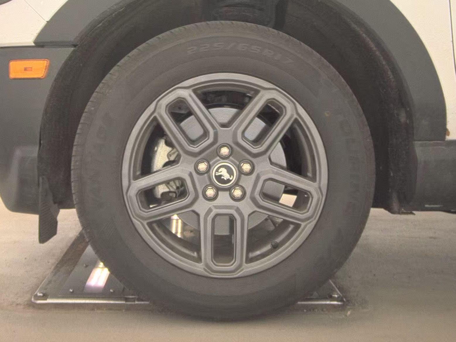 FORD BRONCO - 10