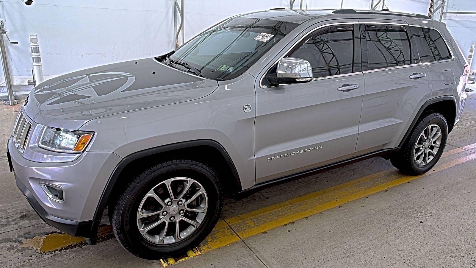 JEEP LAREDO - 1