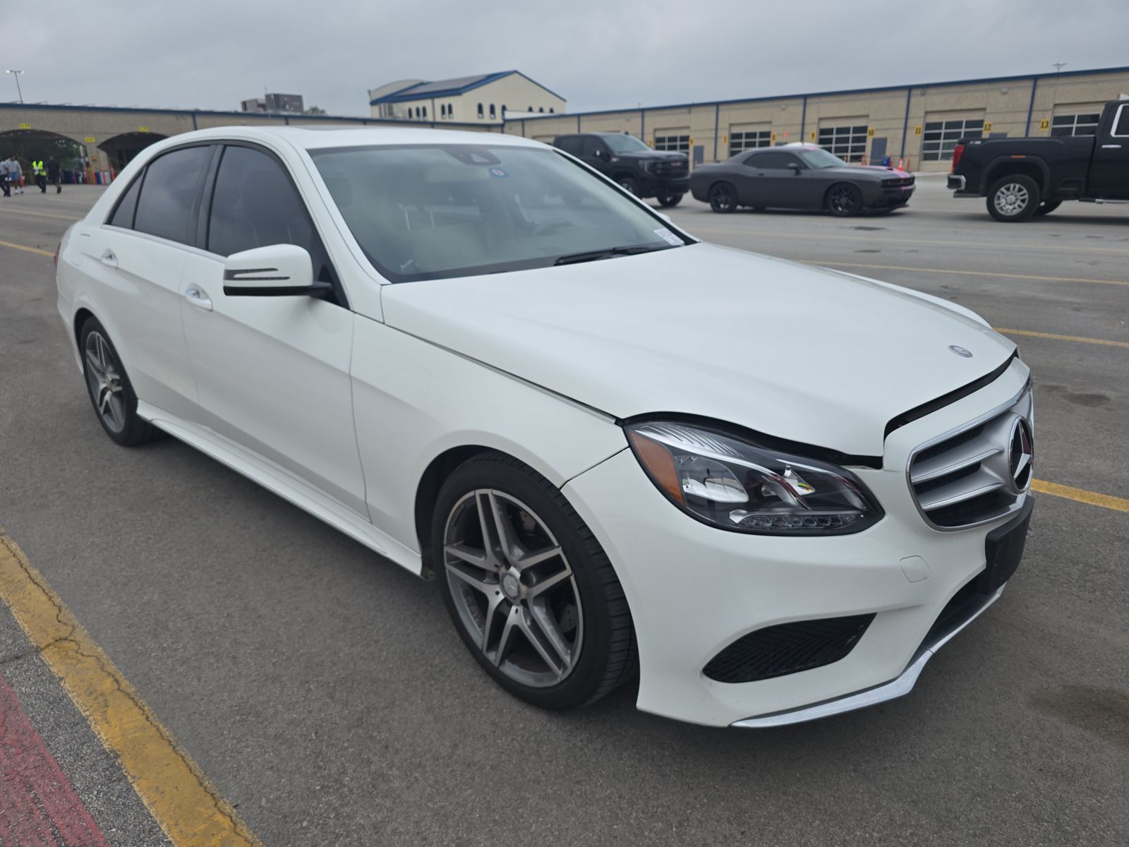 MERCEDES-BENZ E-CLASS - 4