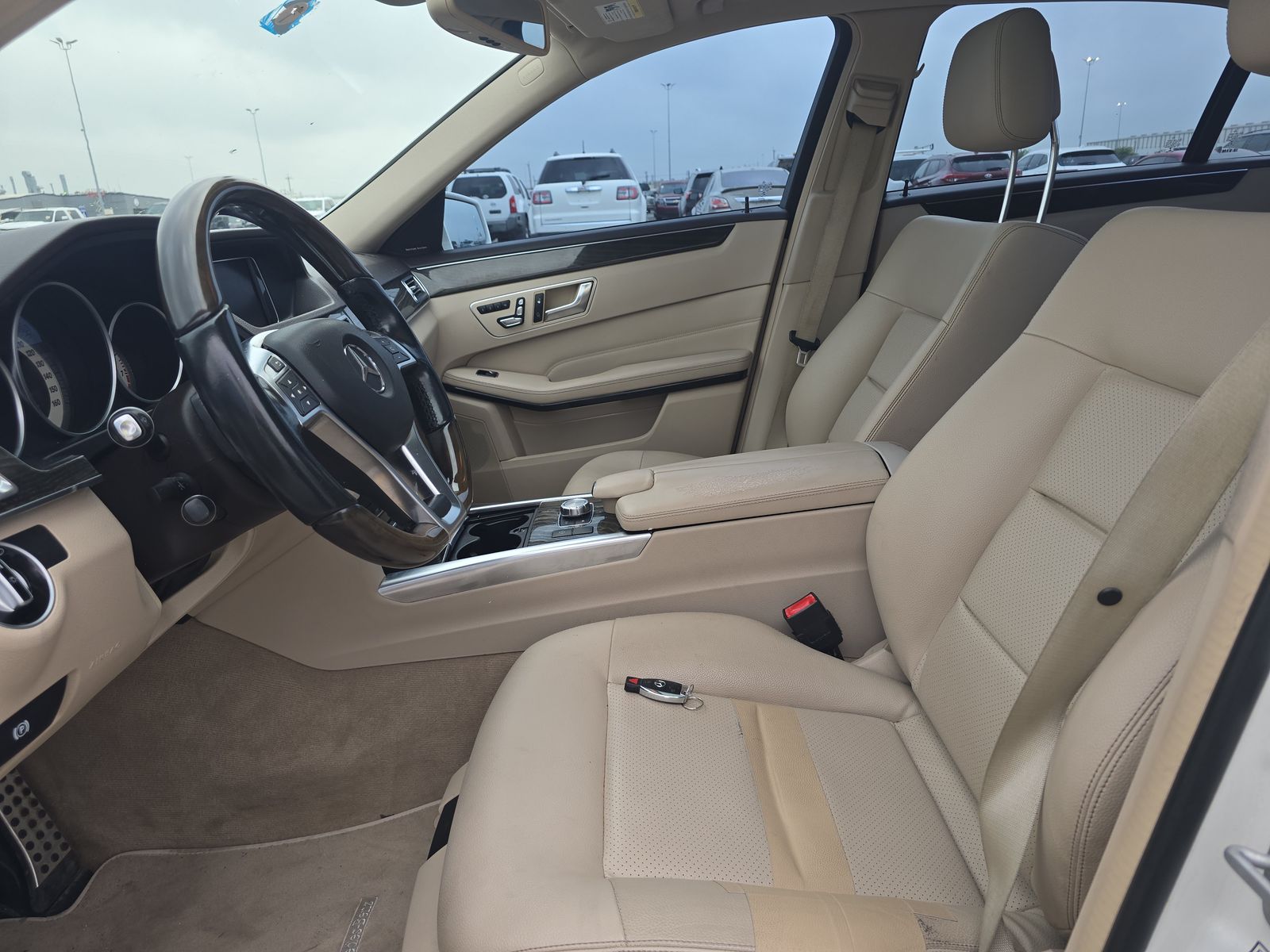 MERCEDES-BENZ E-CLASS - 8