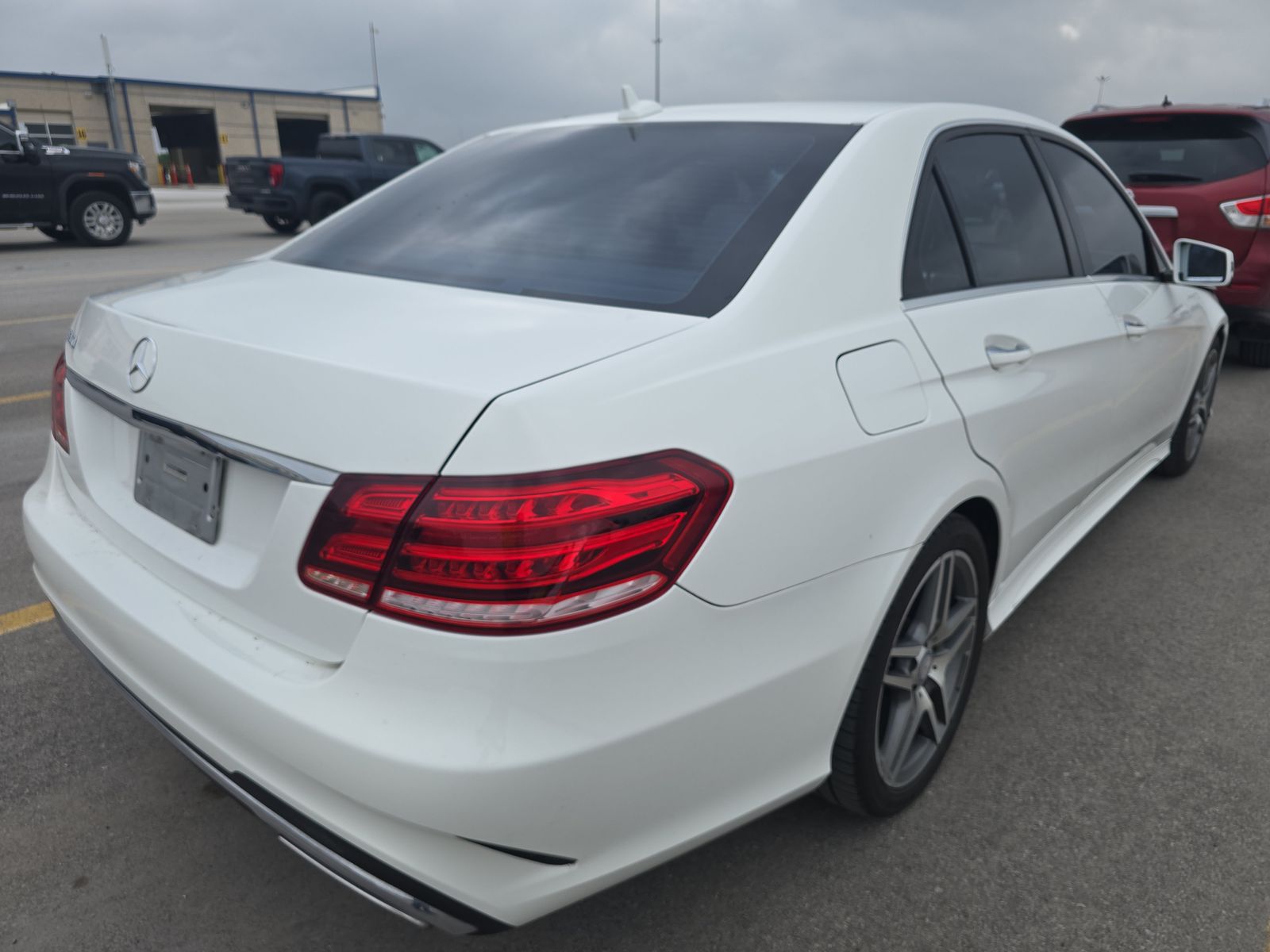 MERCEDES-BENZ E-CLASS - 5