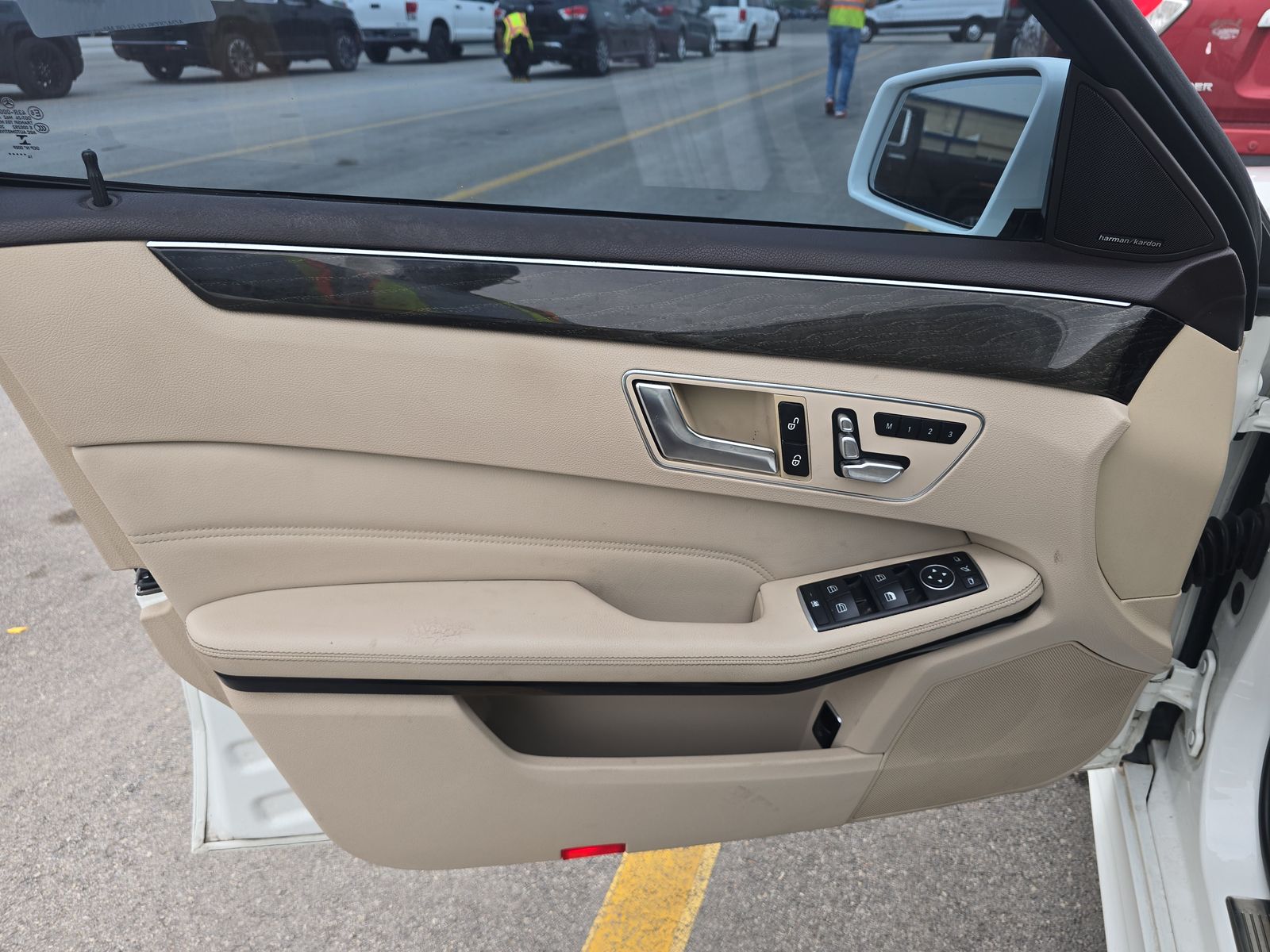 MERCEDES-BENZ E-CLASS - 10