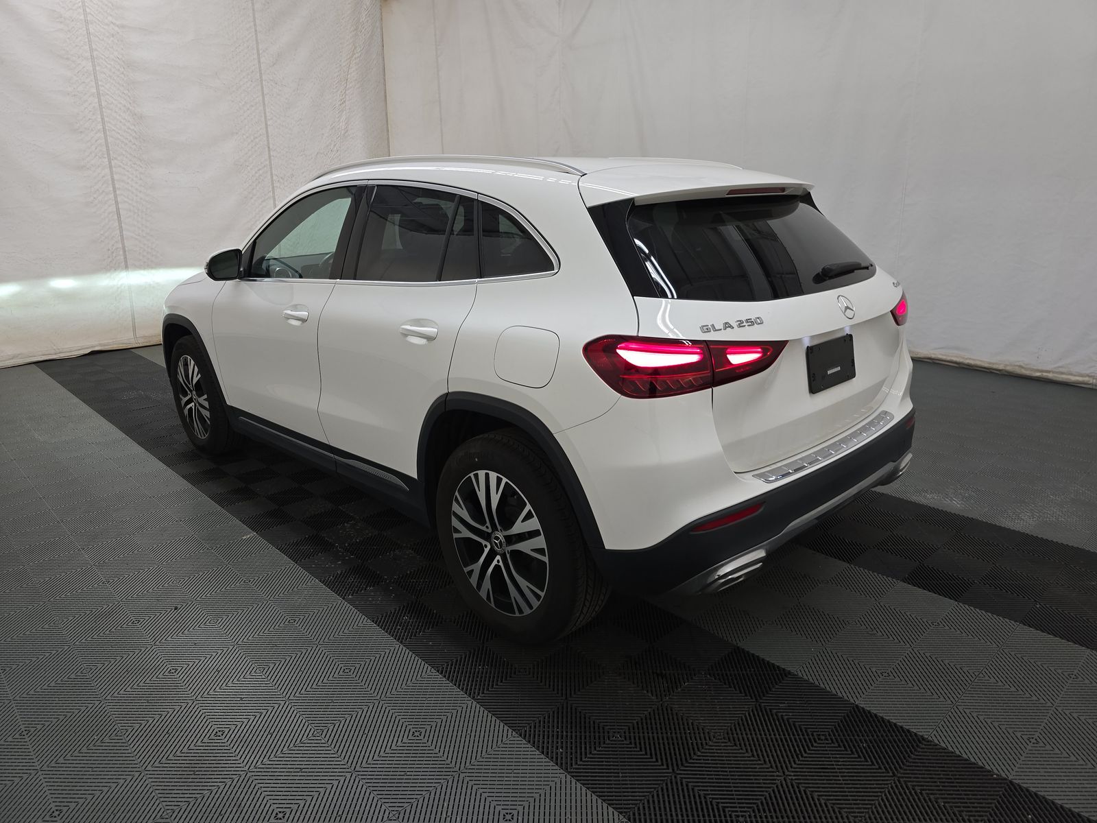 MERCEDES-BENZ GLA-CLASS - 7