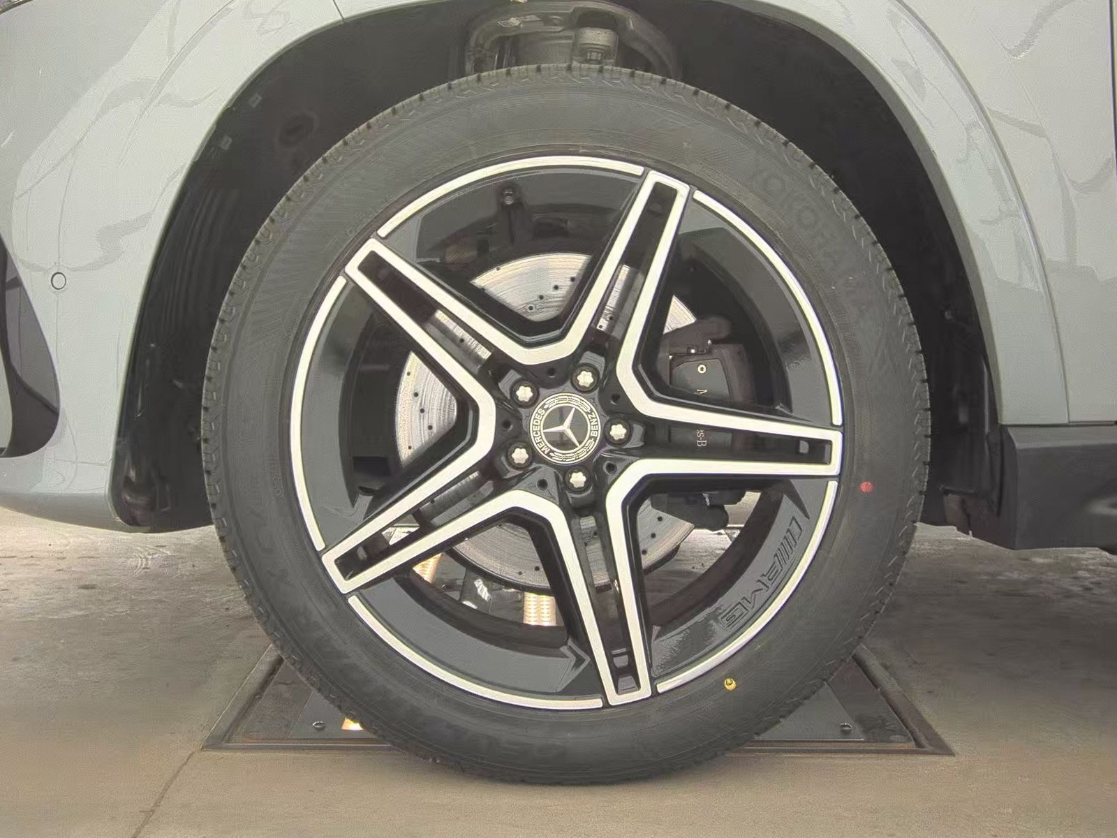 MERCEDES-BENZ GLS - 10