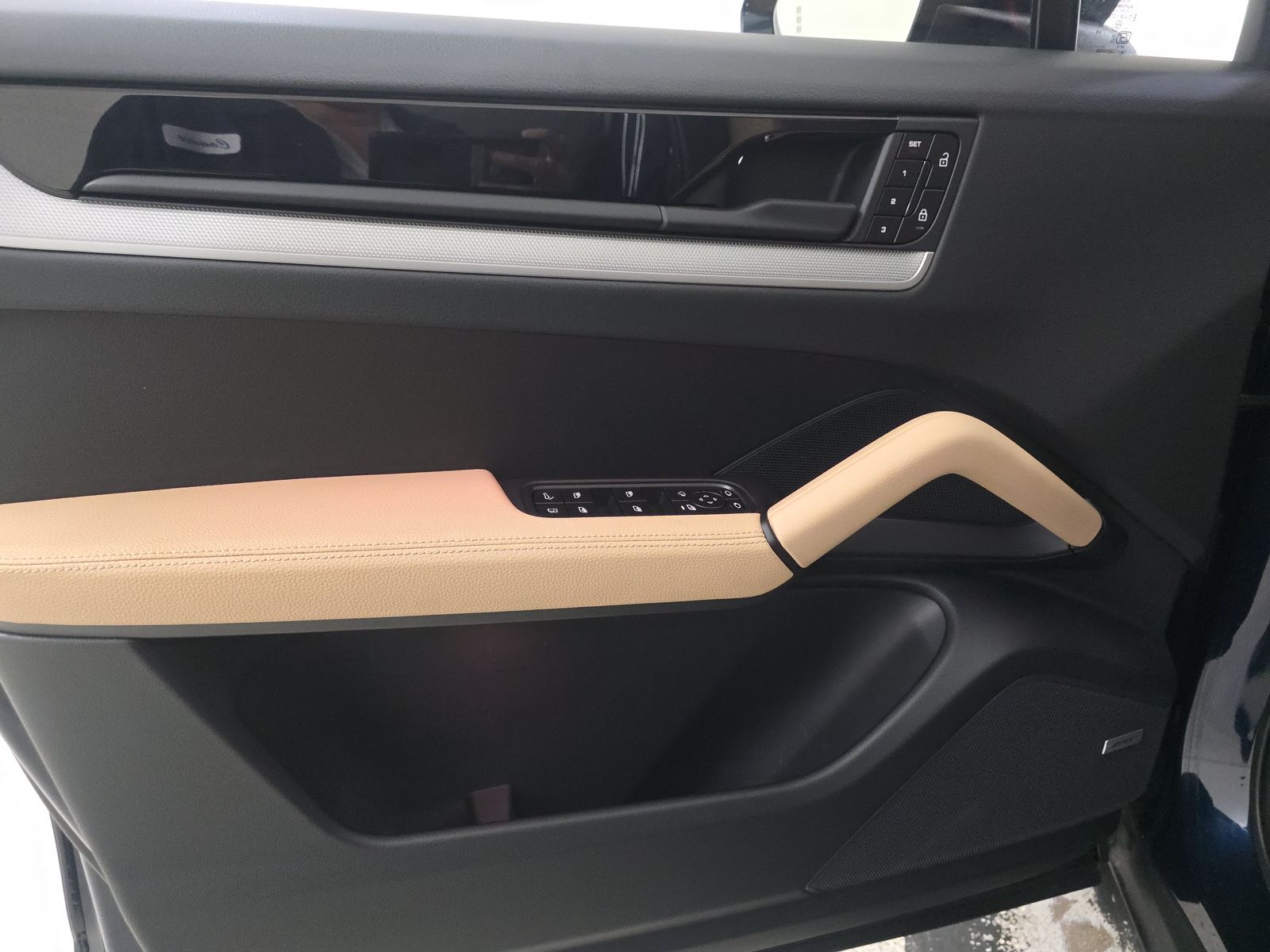 PORSCHE CAYENNE - 10