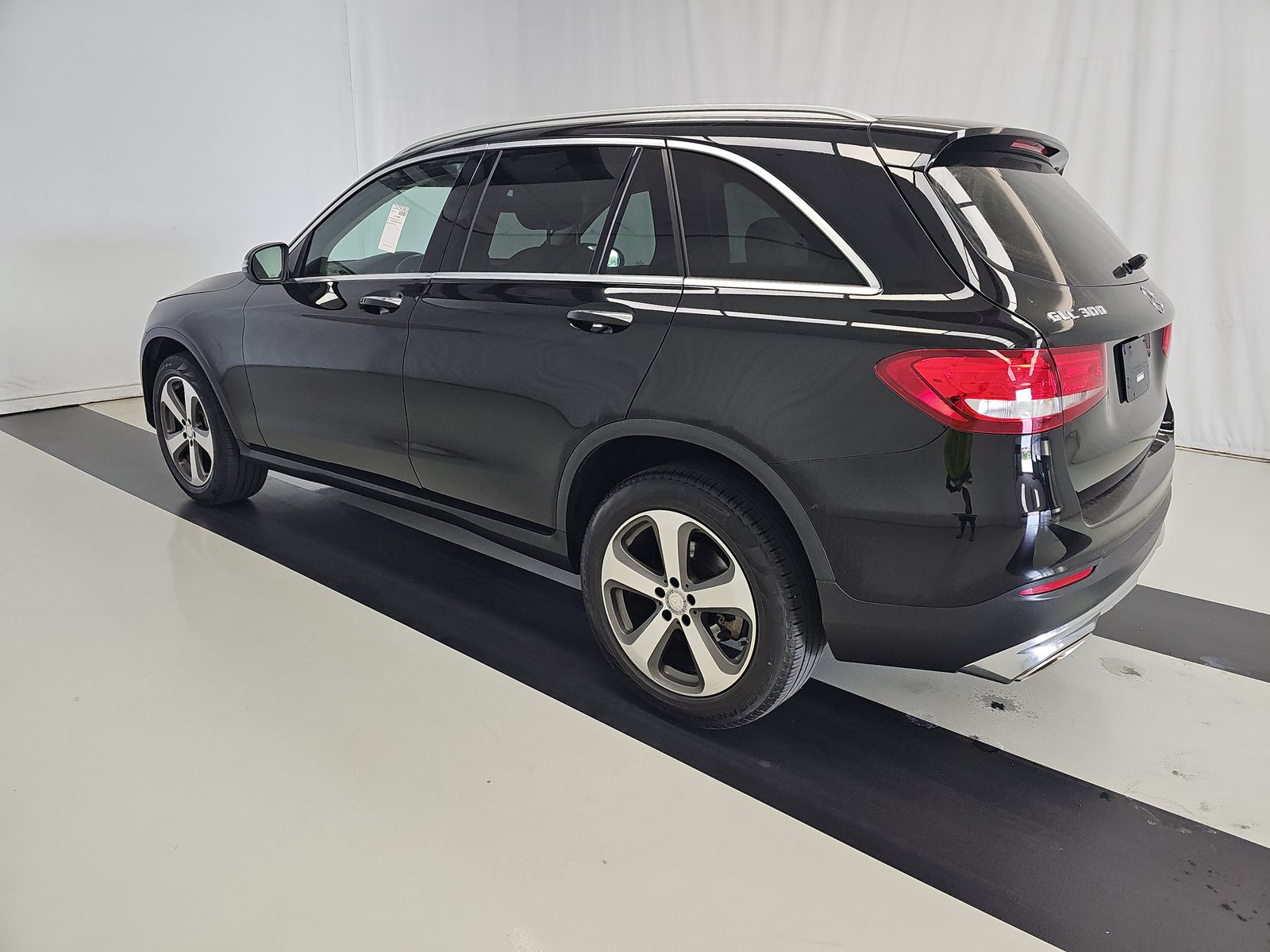 MERCEDES-BENZ GLC - 7