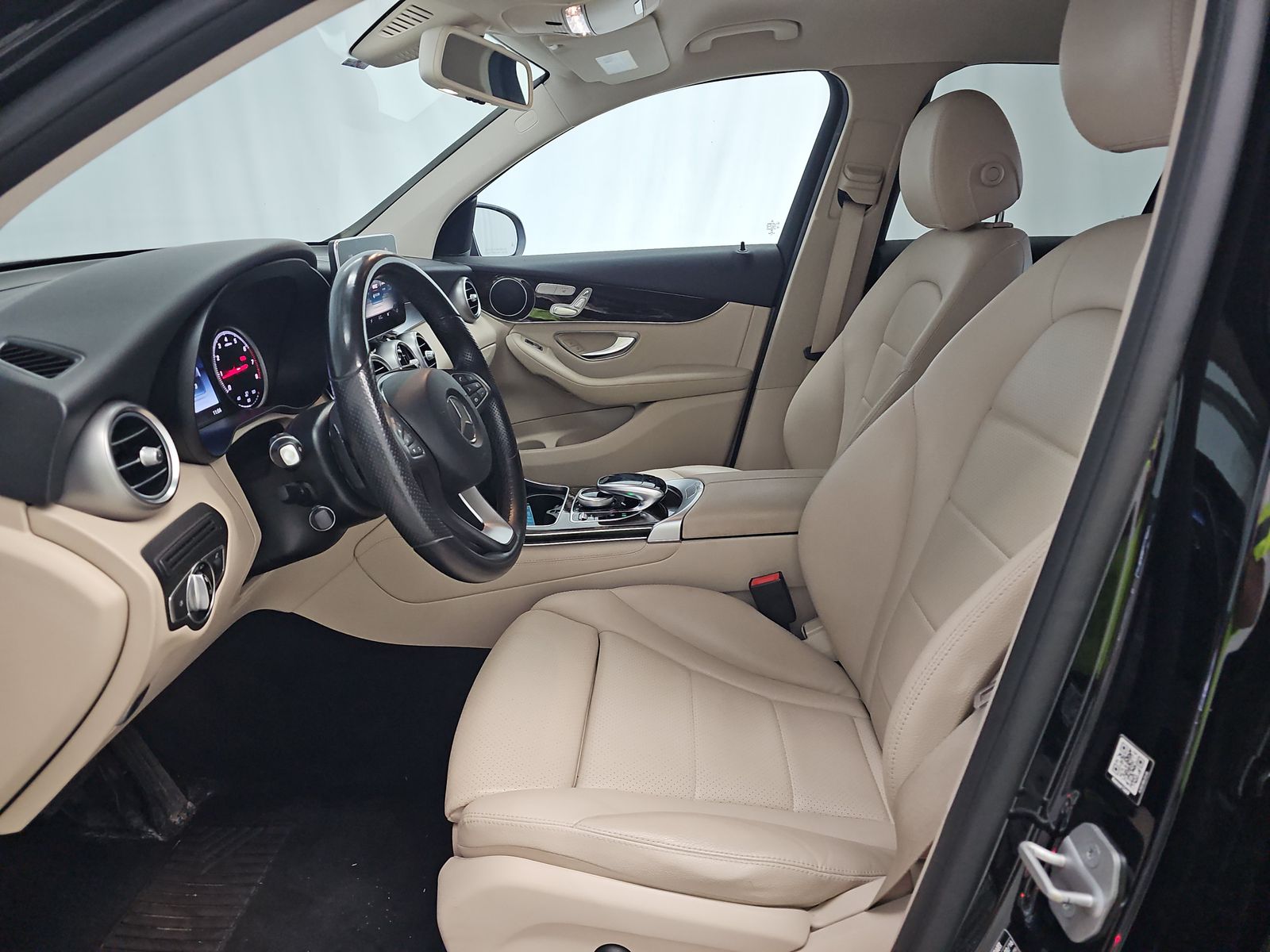 MERCEDES-BENZ GLC - 8