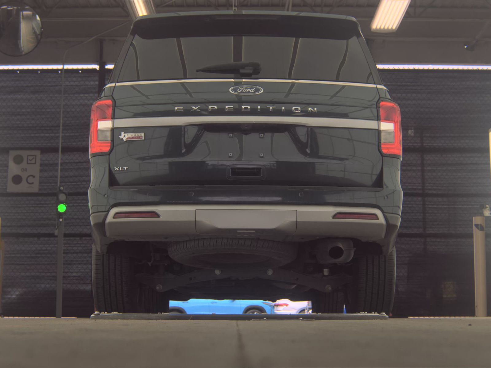 FORD EXPEDITION - 8