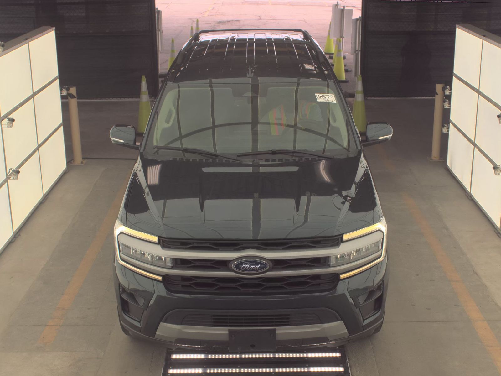 FORD EXPEDITION - 3