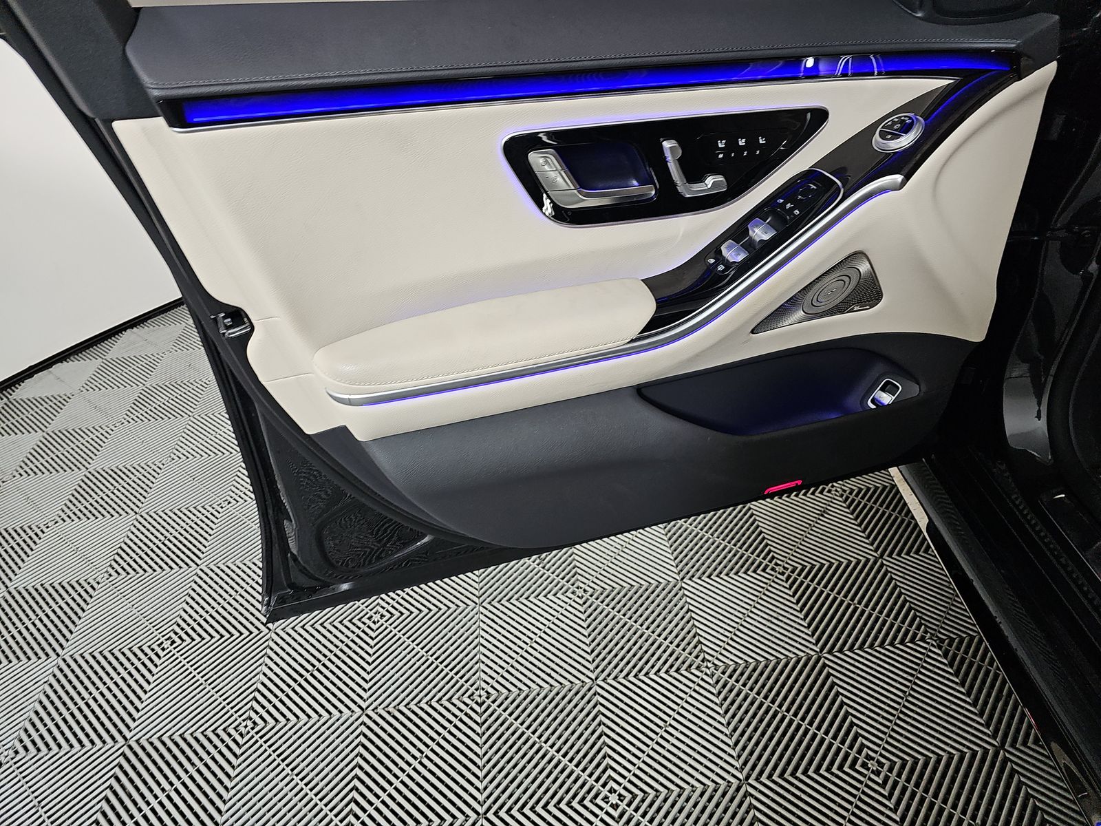 MERCEDES-BENZ S-CLASS - 10