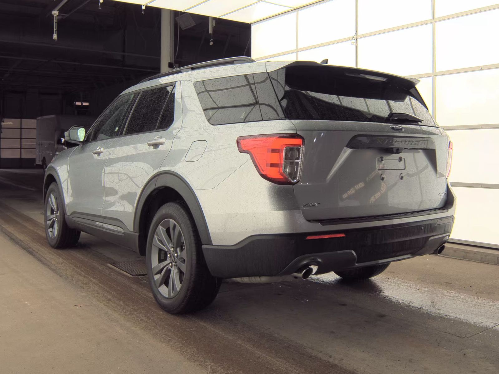 FORD EXPLORER - 9