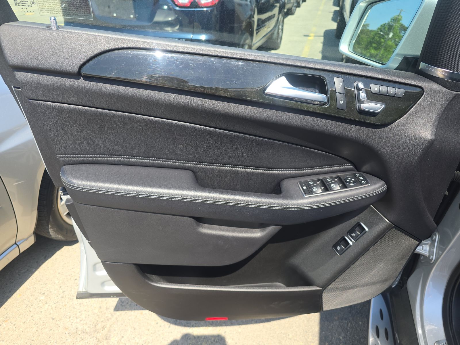 MERCEDES-BENZ GLS - 10