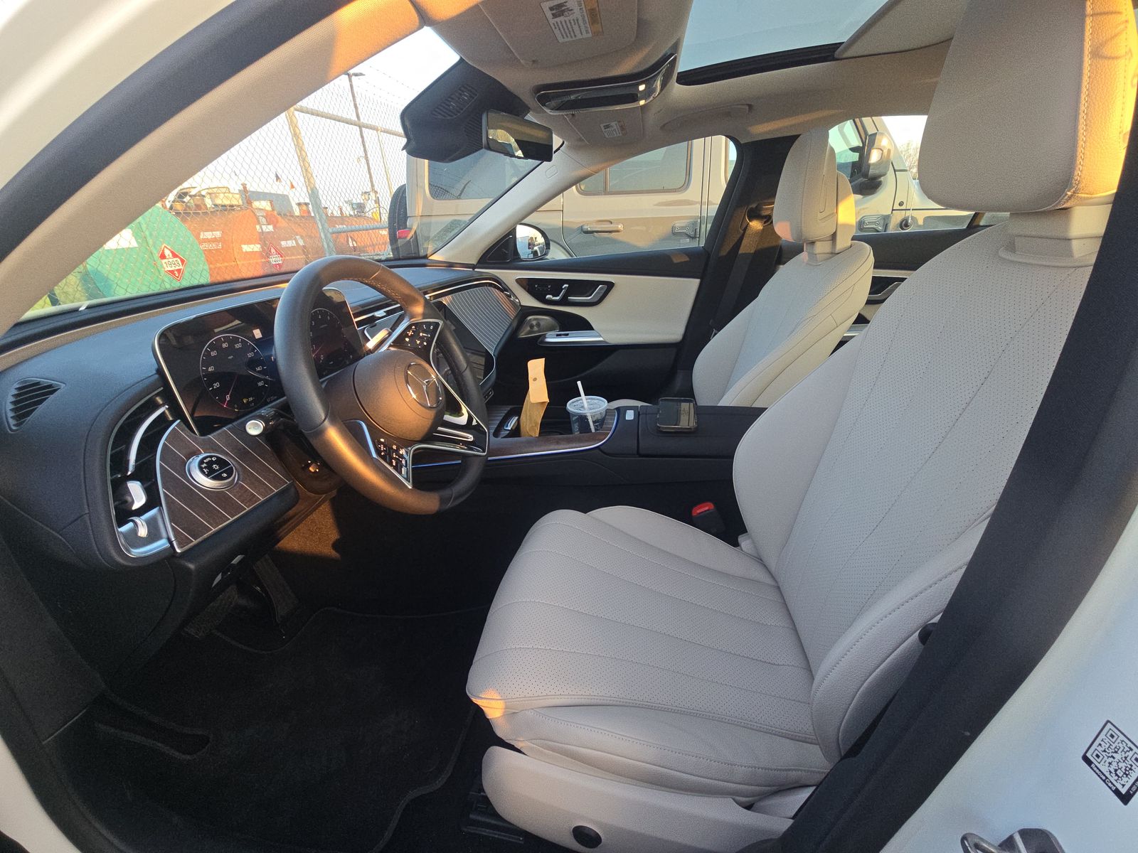 MERCEDES-BENZ E-CLASS - 8